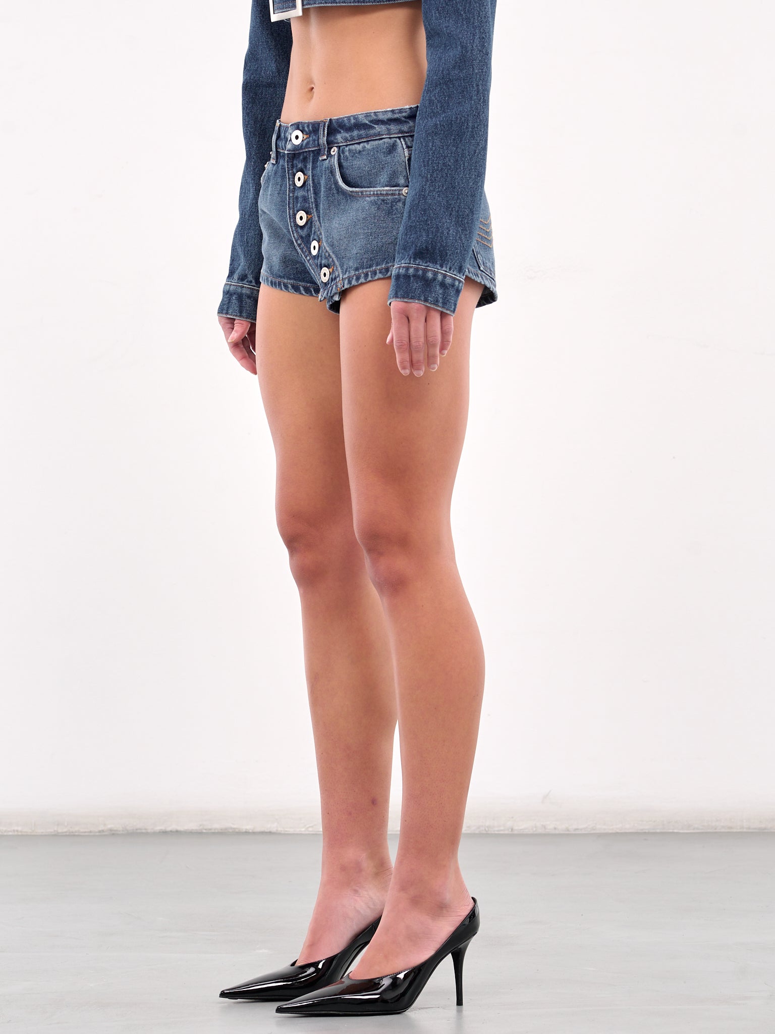 The Buttoned Denim Shorts (25-34-F-SH038-D013-VINTAGE-BLU)