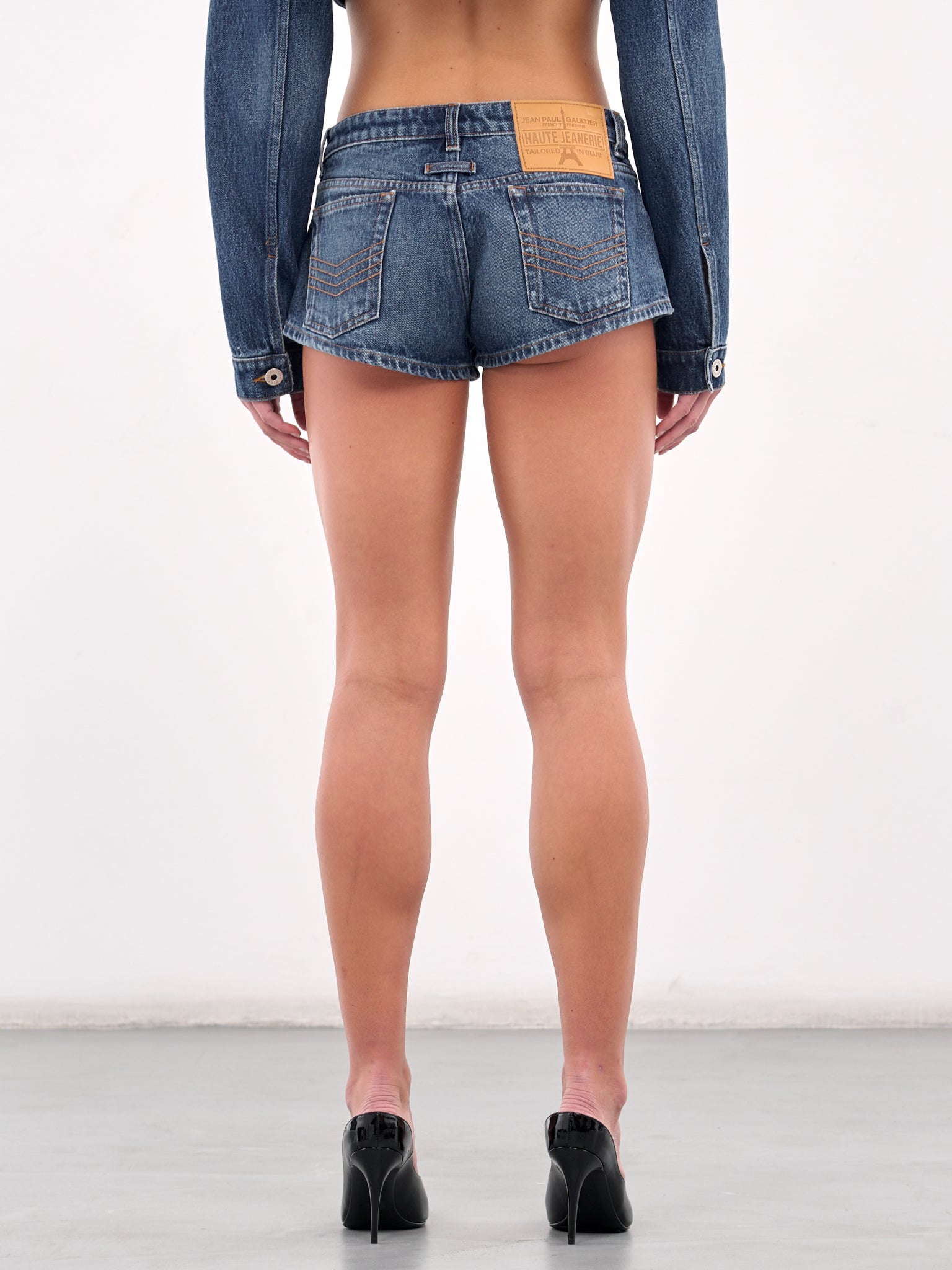 The Buttoned Denim Shorts (25-34-F-SH038-D013-VINTAGE-BLU)