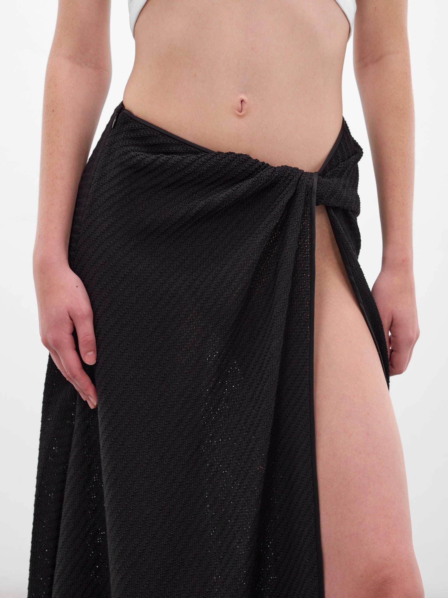 Black Sarong Diagonal Knit Skirt (25044372-BLACK)