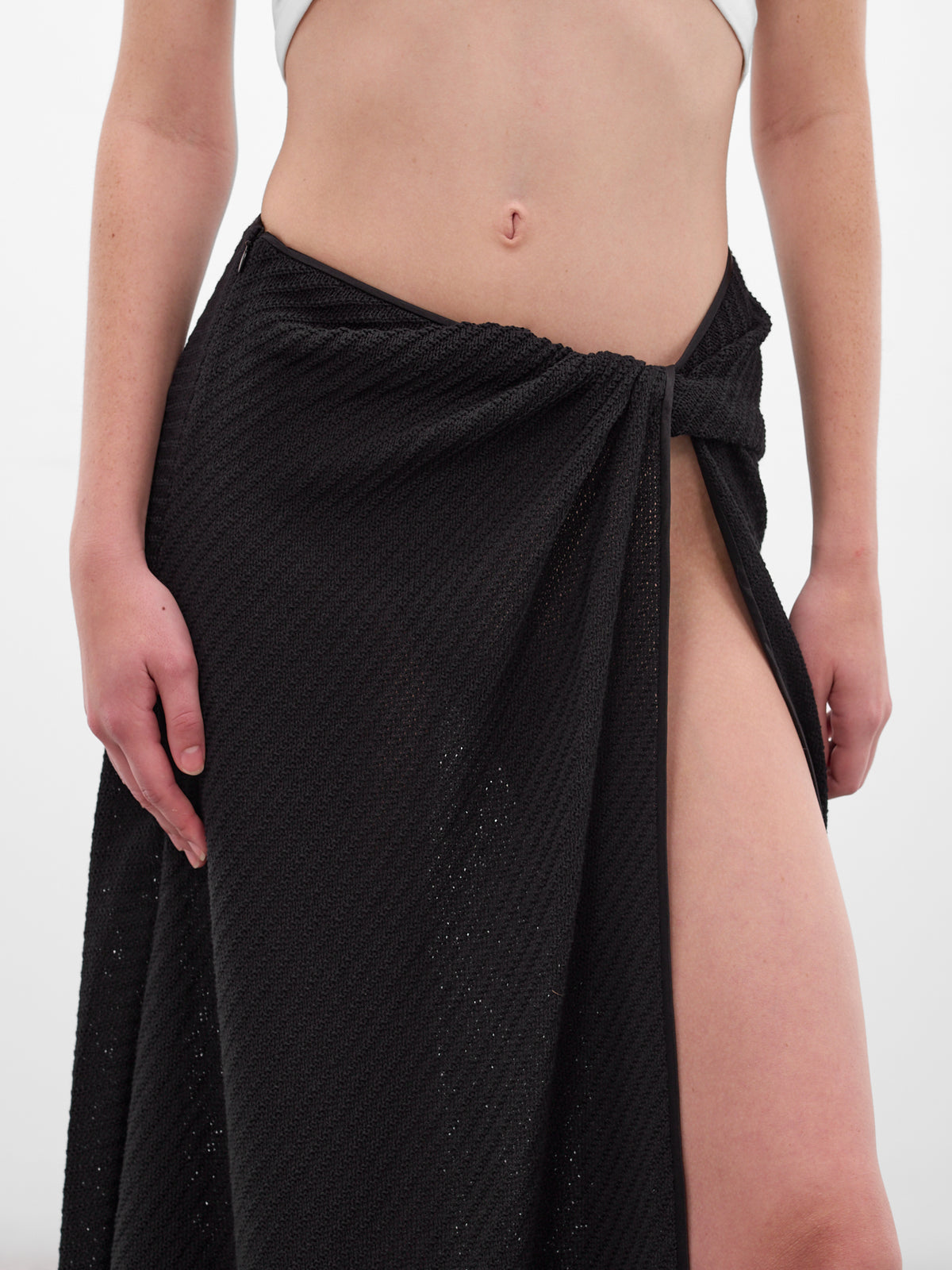 Black Sarong Diagonal Knit Skirt (25044372-BLACK)