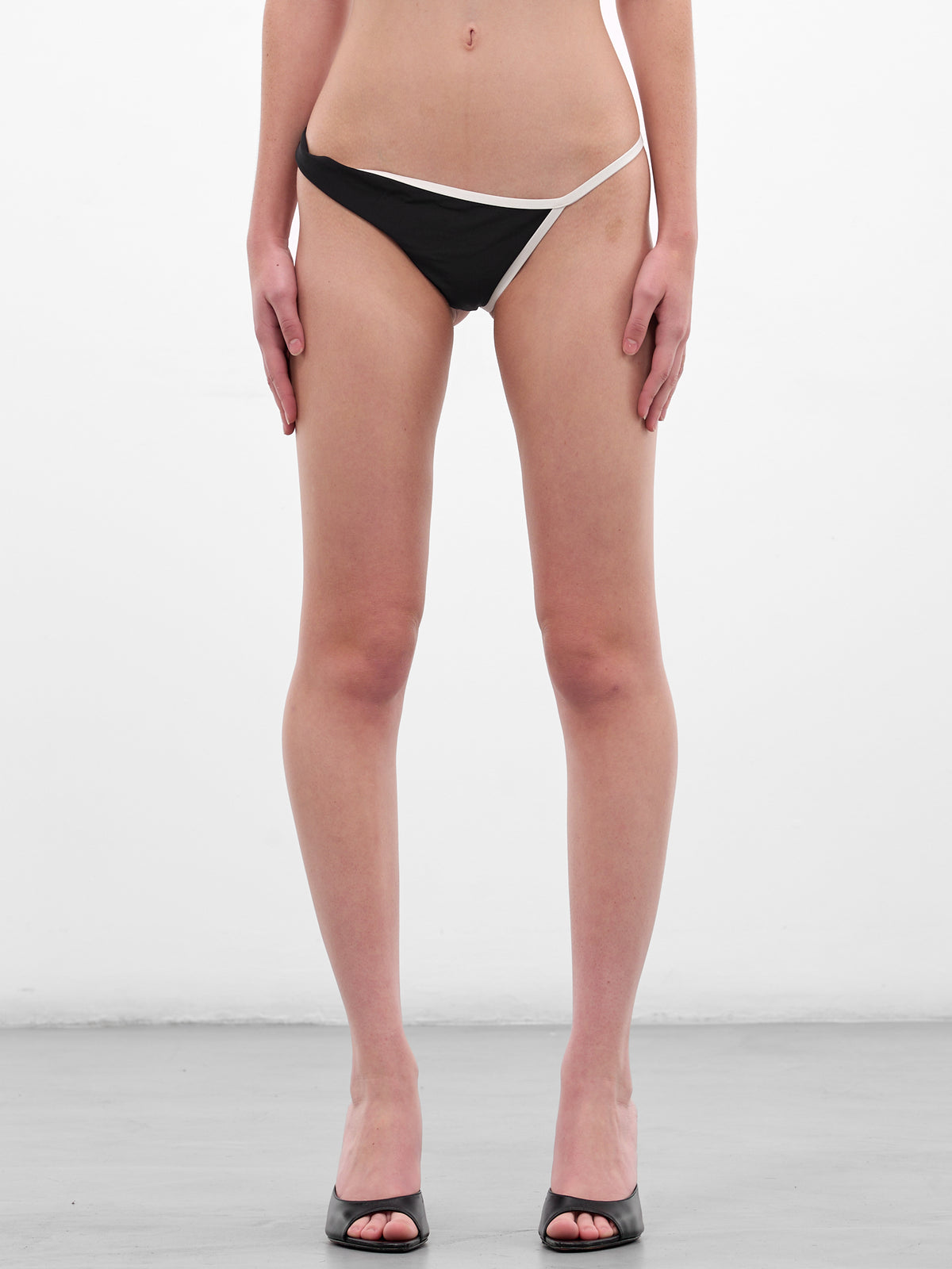 Onda Twisted Lycra Bikini Bottom (25047237-BLACK-WHITE)