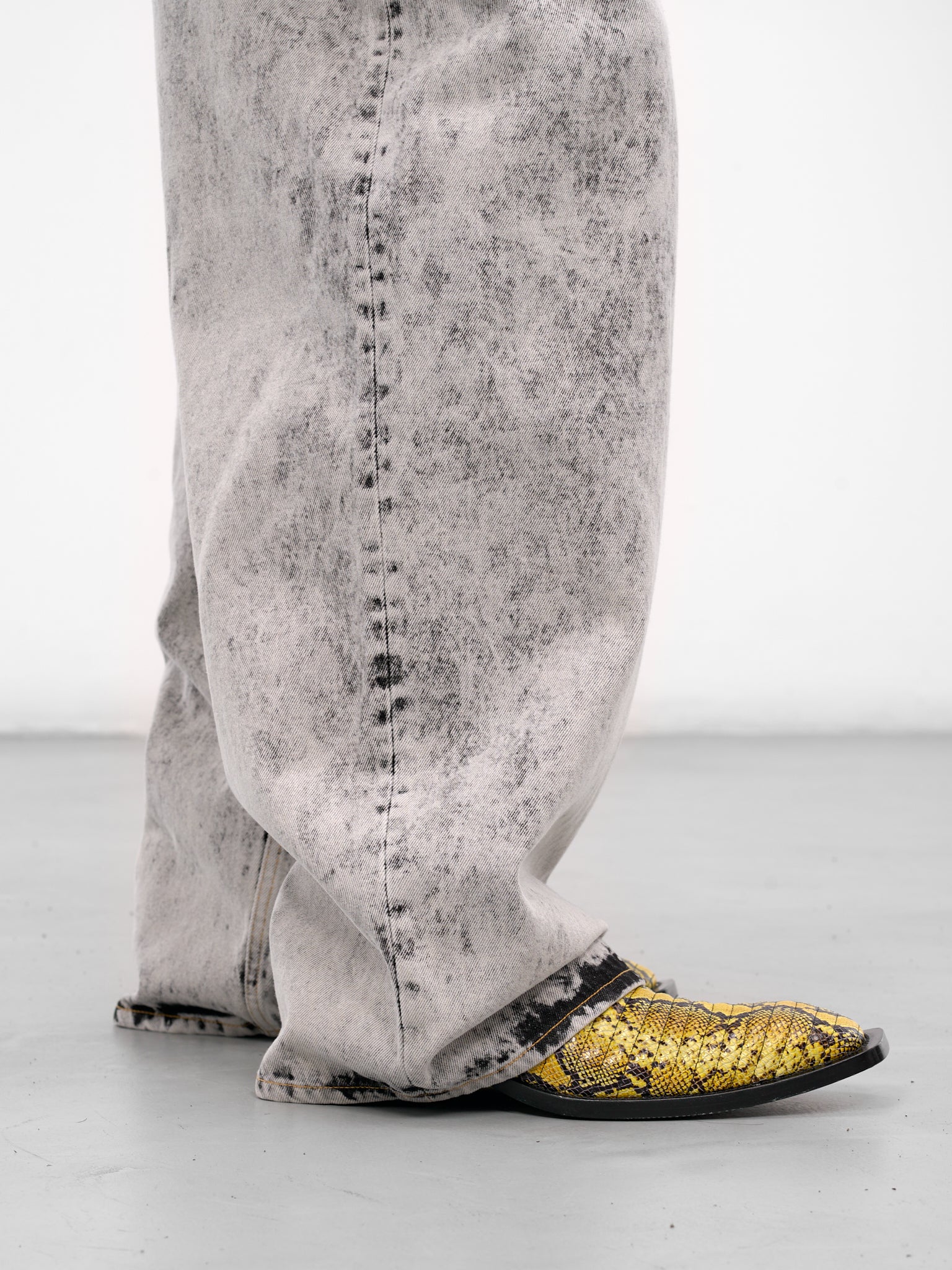 Gray Denim Wide Leg Jeans (259WD09049-GREY)