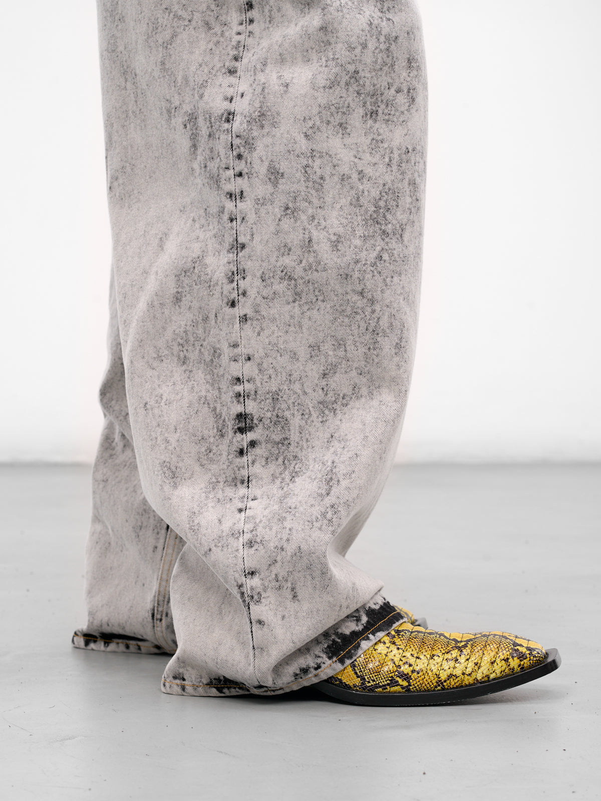 Gray Denim Wide Leg Jeans (259WD09049-GREY)