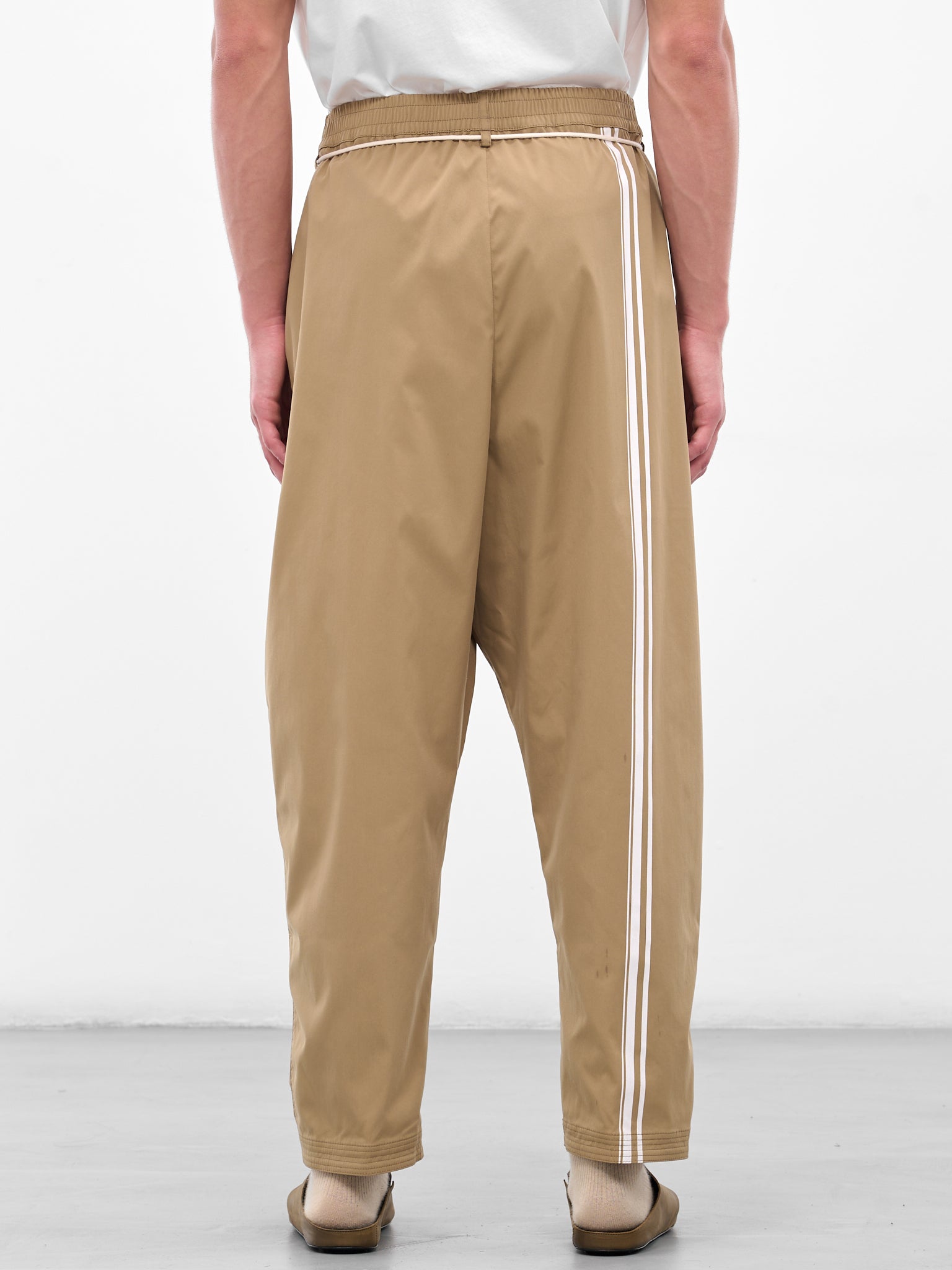 Beige Elastic Drawstring Pleated Trousers (25A96MRU43-CARAMEL)