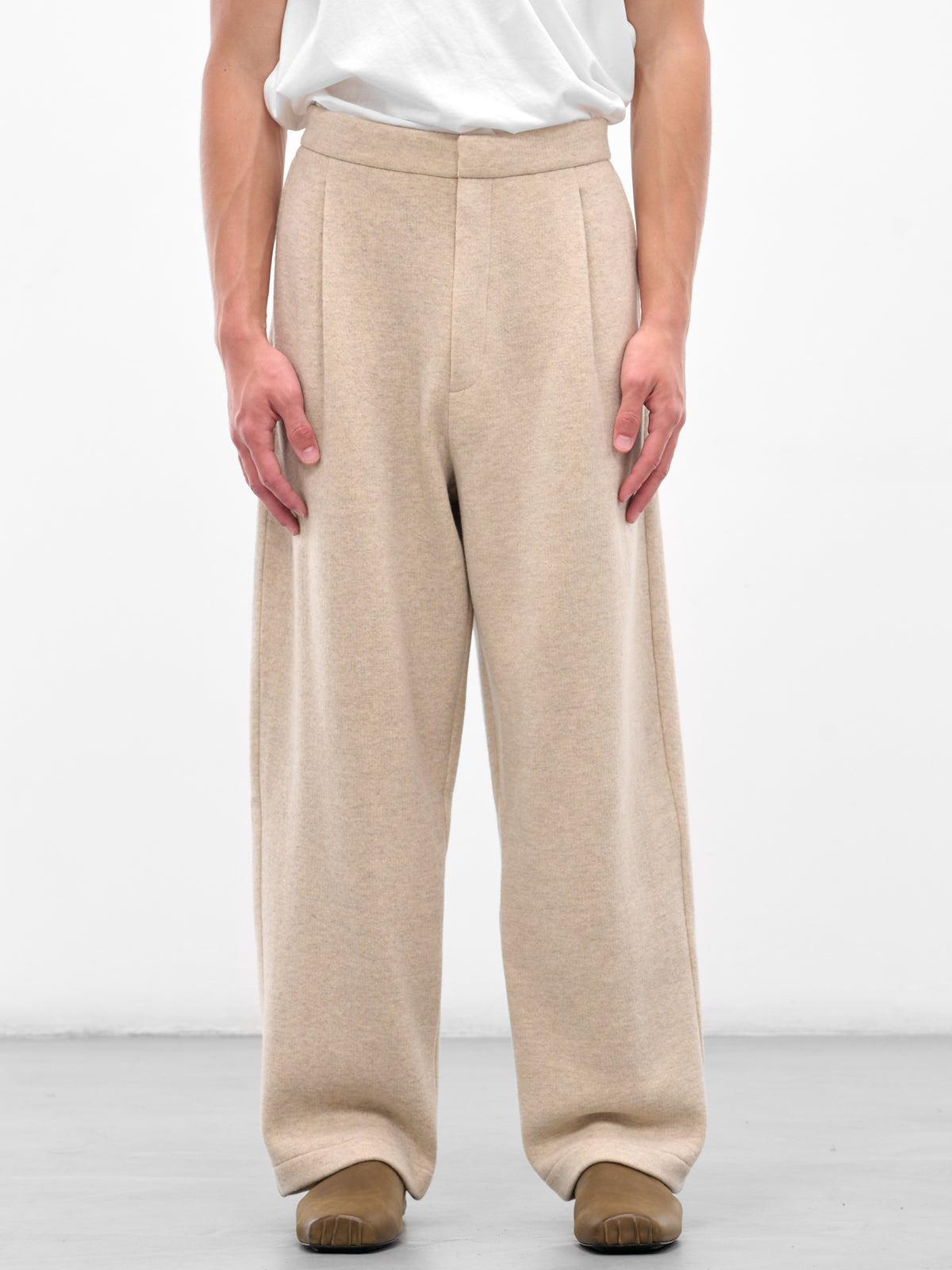 Beige Pleated Straight Tailored Trousers (25A96MRU48-DUNE)