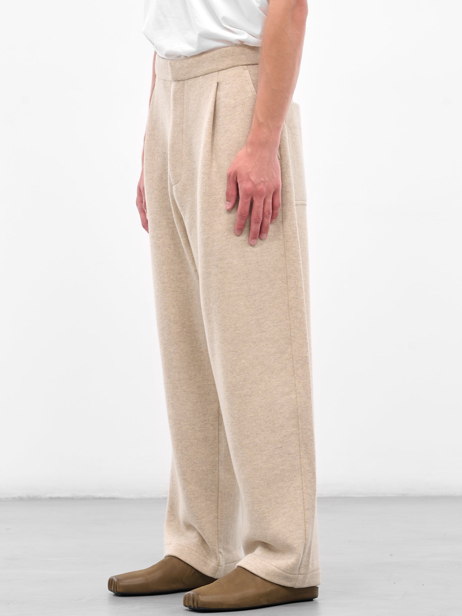 Beige Pleated Straight Tailored Trousers (25A96MRU48-DUNE)