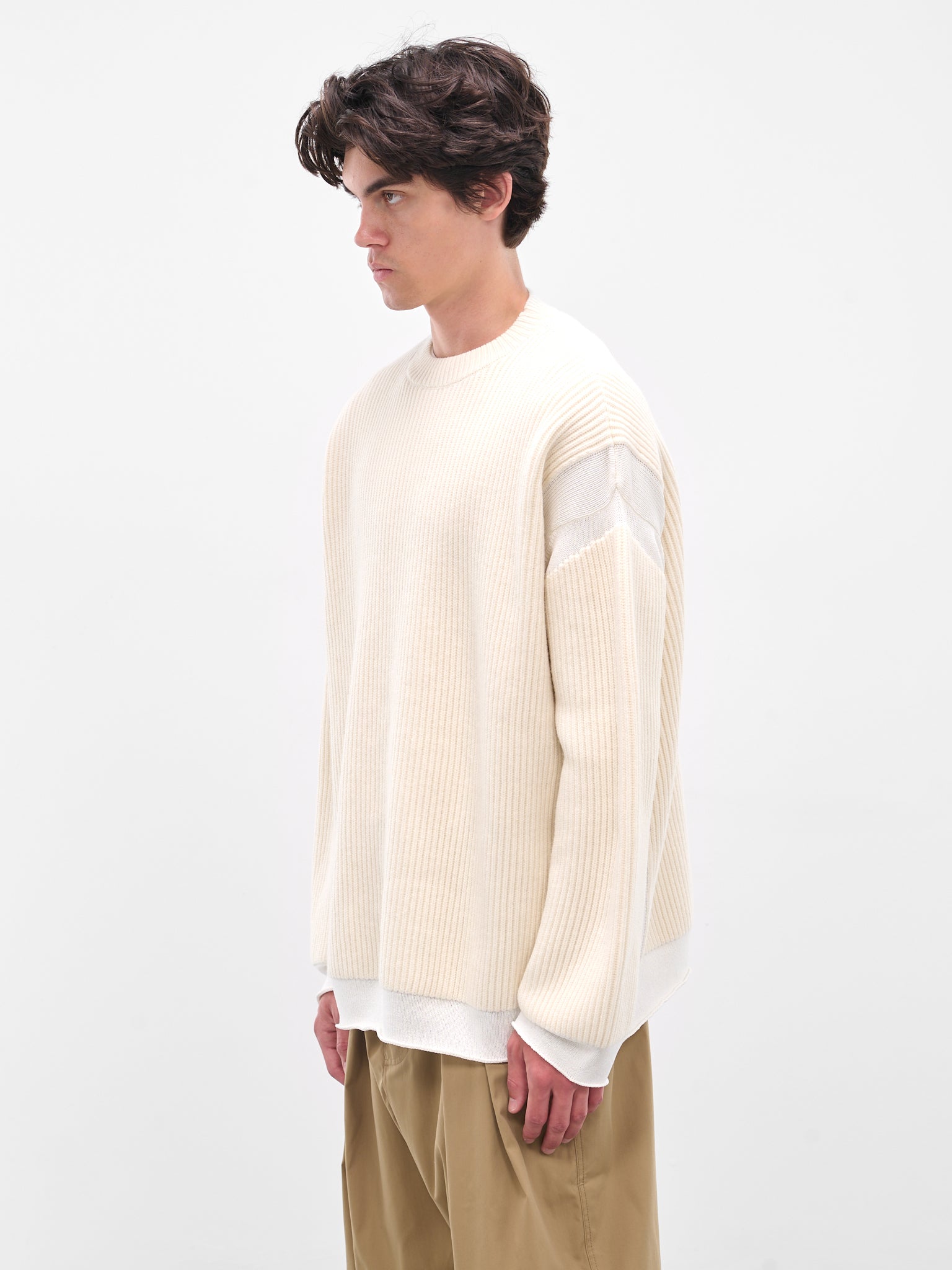 White Rib-Knit Crewneck Sweater (25A96MUK07-IVORY)