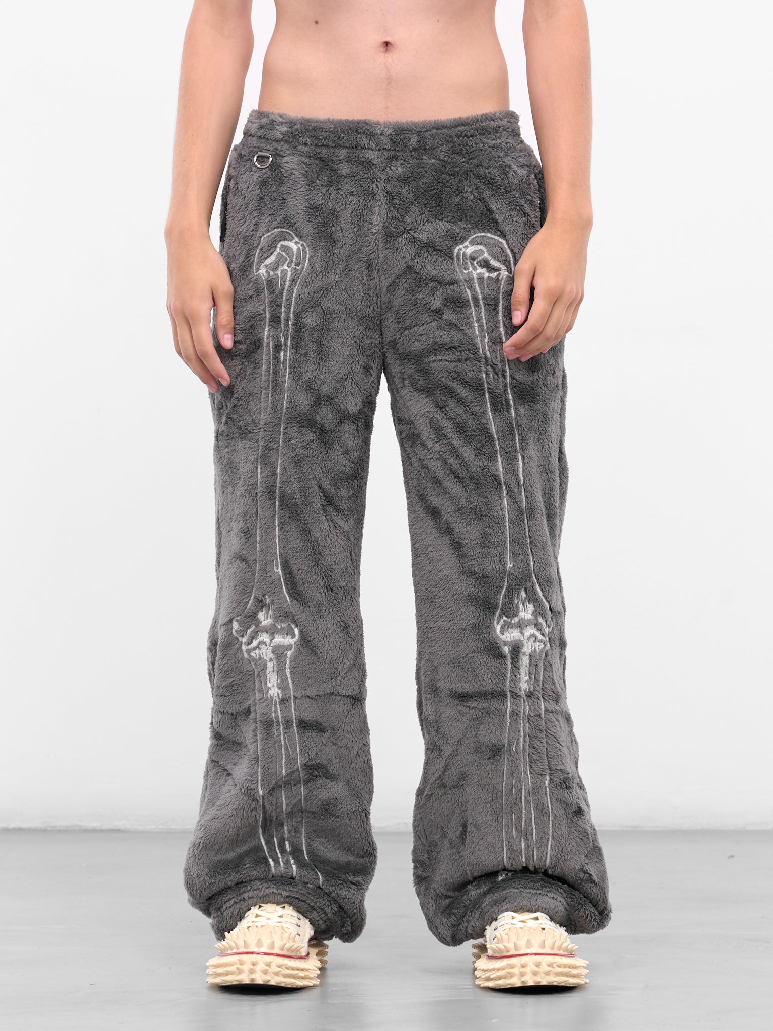 Gray Skeletal Embroidery Fleece Pants (25AW32PT329-GREY)
