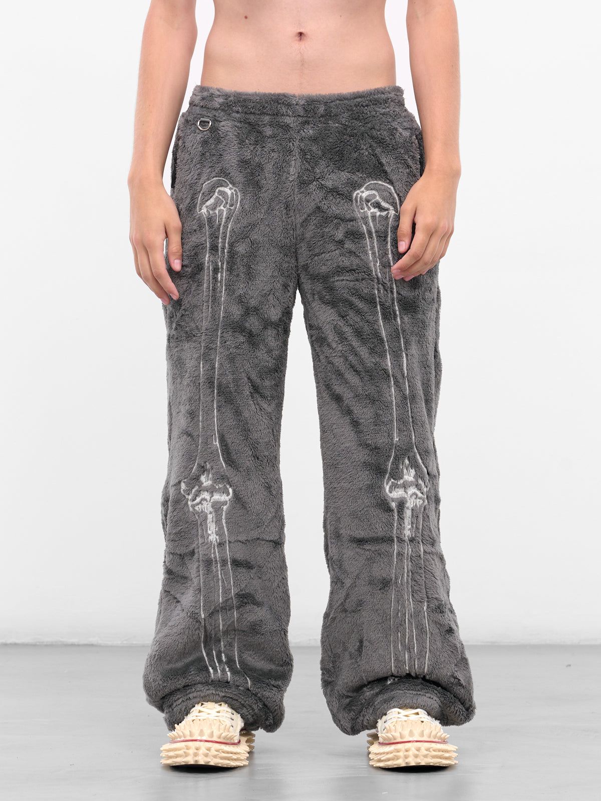 Gray Skeletal Embroidery Fleece Pants (25AW32PT329-GREY)