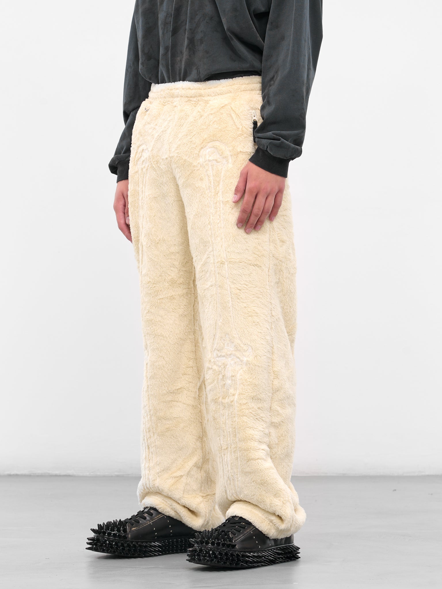 Ivory Skeletal Embroidery Fleece Pants (25AW32PT329-IVORY)