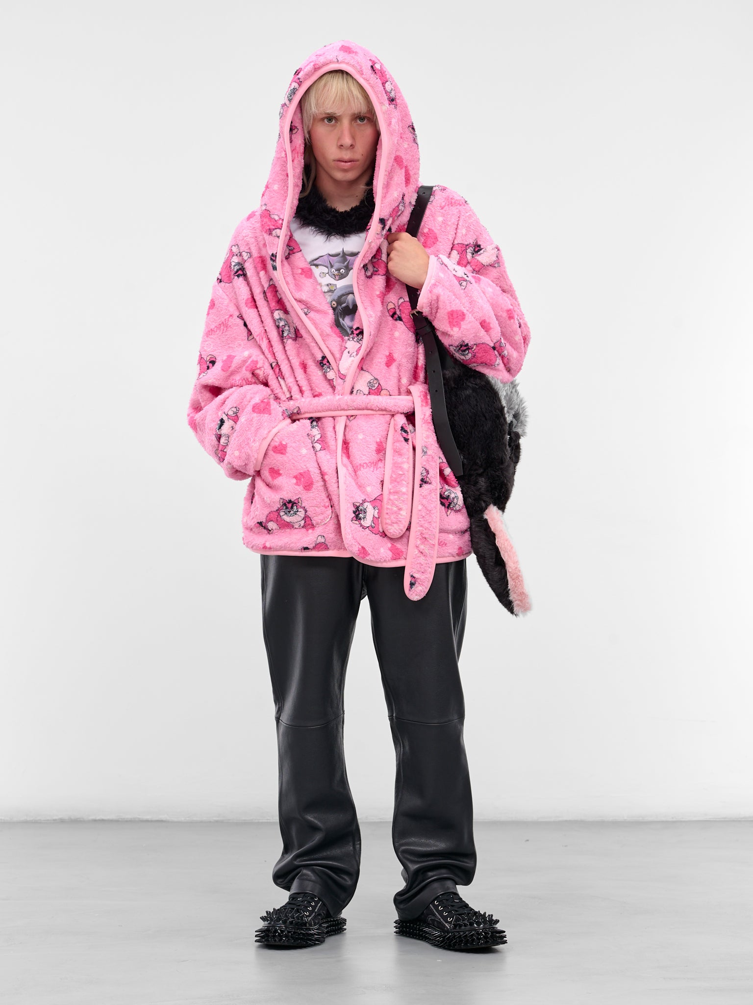 Pink Graphic Fleece Hooded Robe (25AW40C073-PINK)