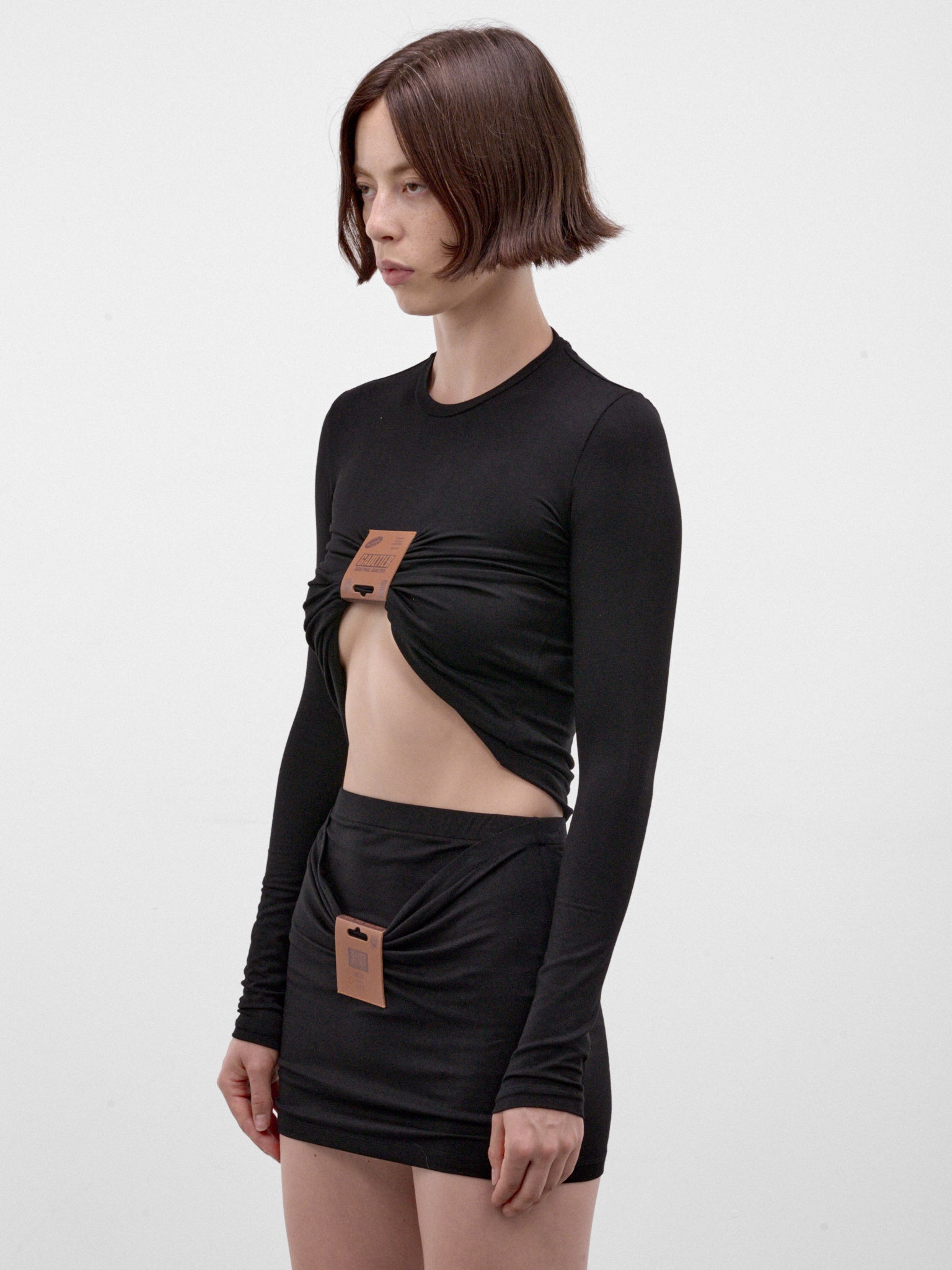 Black Ruched Logo Cropped Top (26/04-W-TO526-J076-00-BLACK)