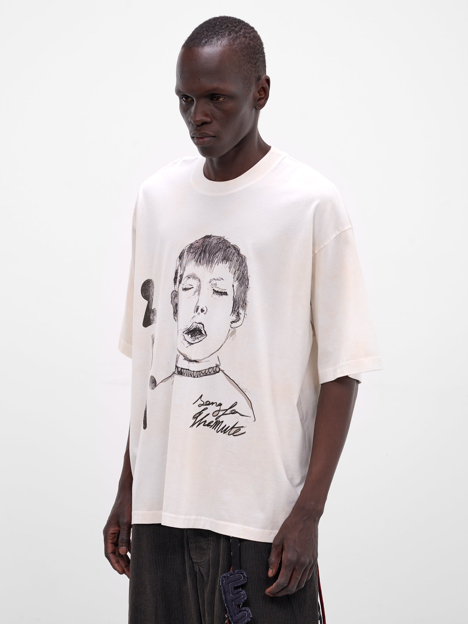 White 'Yawning Kid' Gym Tee (261-MTS036P10-OLD-WHITE)