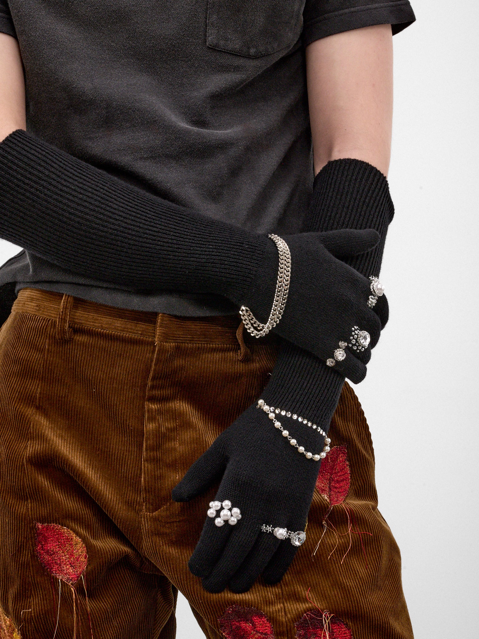 Black Pearl & Crystal Gloves (26AW80GV06-BLACK-SILVER)