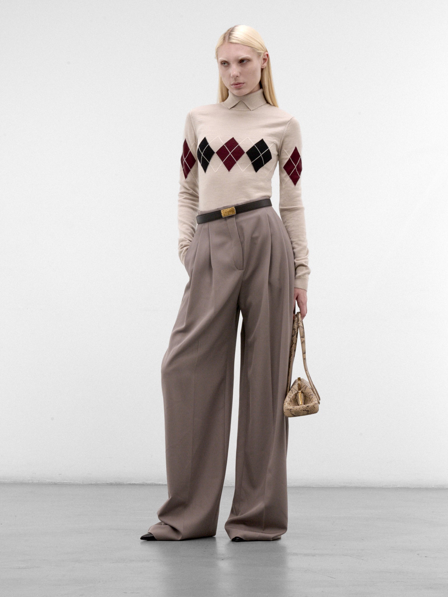 Beige Wool Argyle Knit Top (26F2TO09081146-BEIGE-BLACK-MUS)