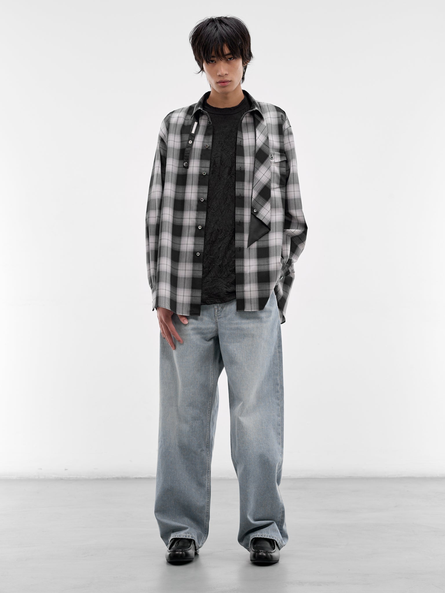 TAMME Black Wrinkled Tee | H.Lorenzo - styled