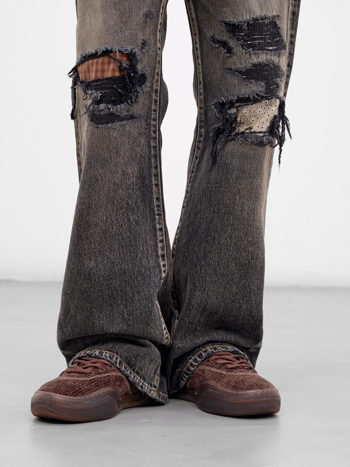 Black Distressed Patches Denim Jeans (26SS-P-04-BLACK)