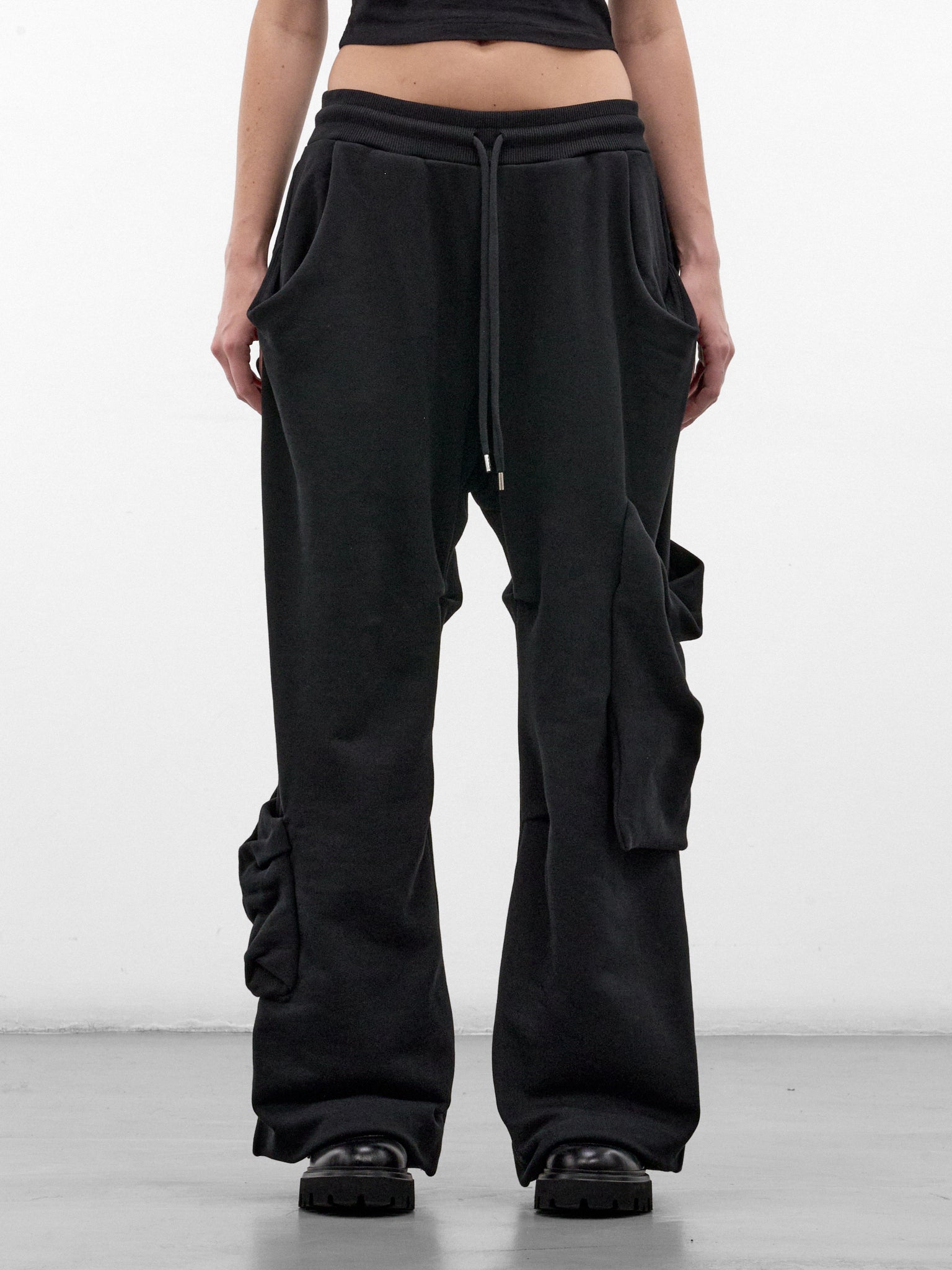 Black Cotton Achilles Cargo Sweatpants (2J01000F-J00AS-BLACK_