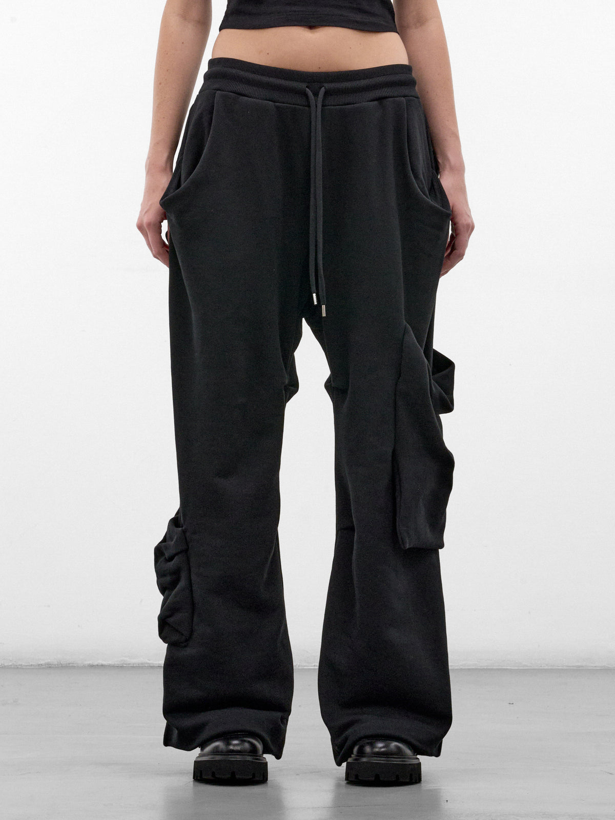 Black Cotton Achilles Cargo Sweatpants (2J01000F-J00AS-BLACK_