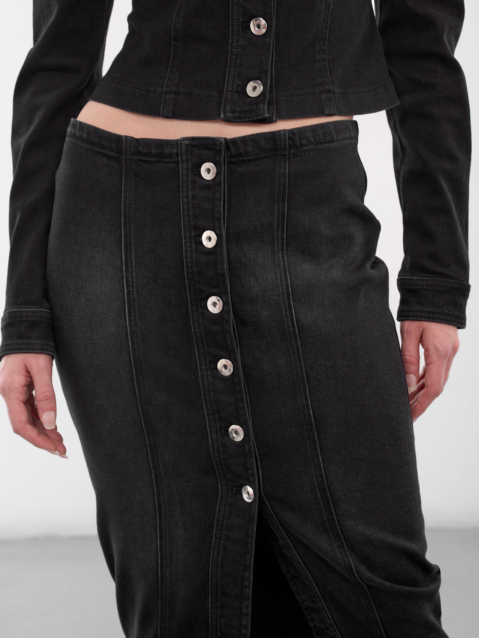 Black Midi Penci Skirt (2J223A-N0990-BLACK)