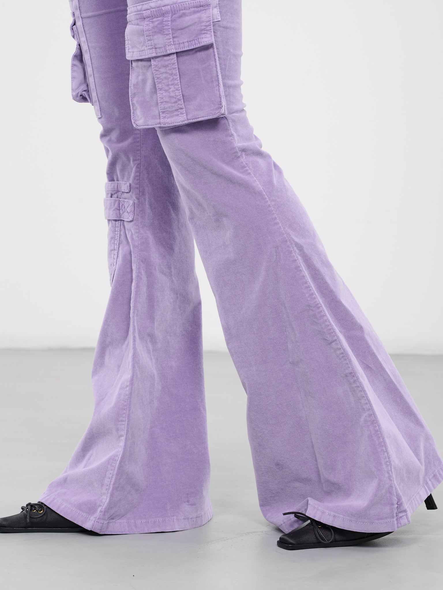 Velvet Flared Trousers (2P102A-N0747-JASMINE)
