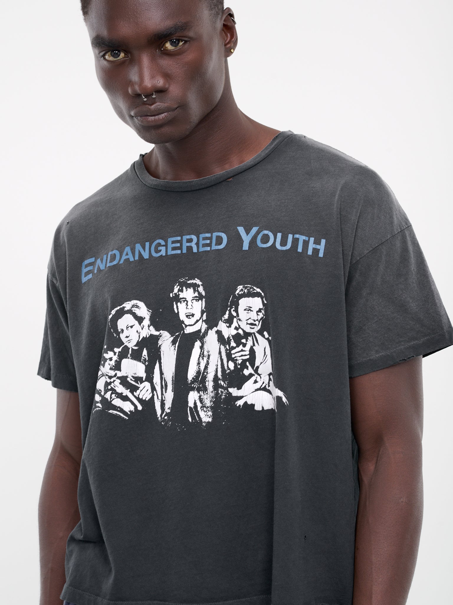 Endangered Youth Tee (2U012Q1005-VBK-BLACK)