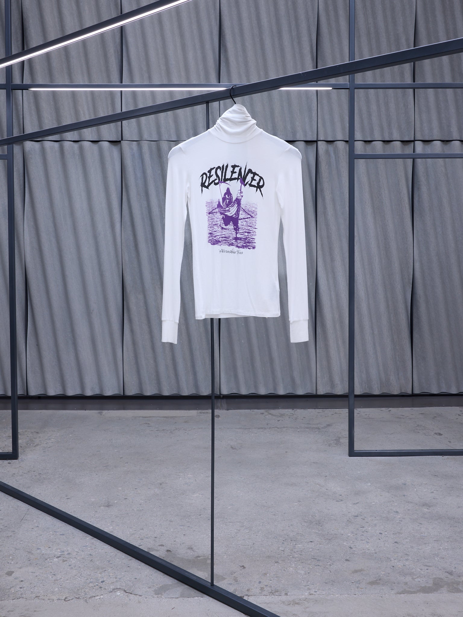 White Resilencer Graphic Turtleneck (221-W147-19016-0010-WHITE)
