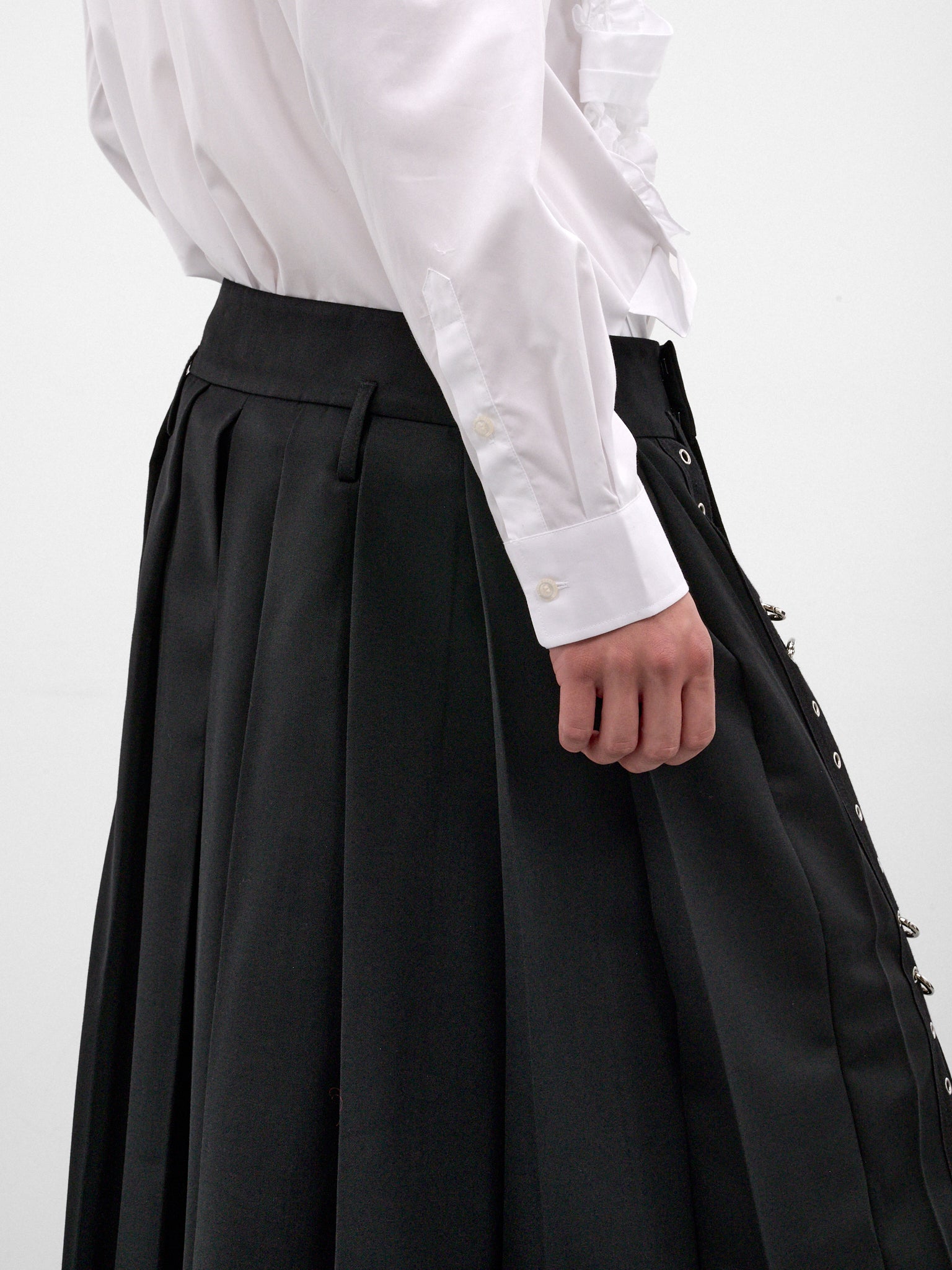 Black Tailored Grommet Ring Kilt (3206E-1217-BLACK)