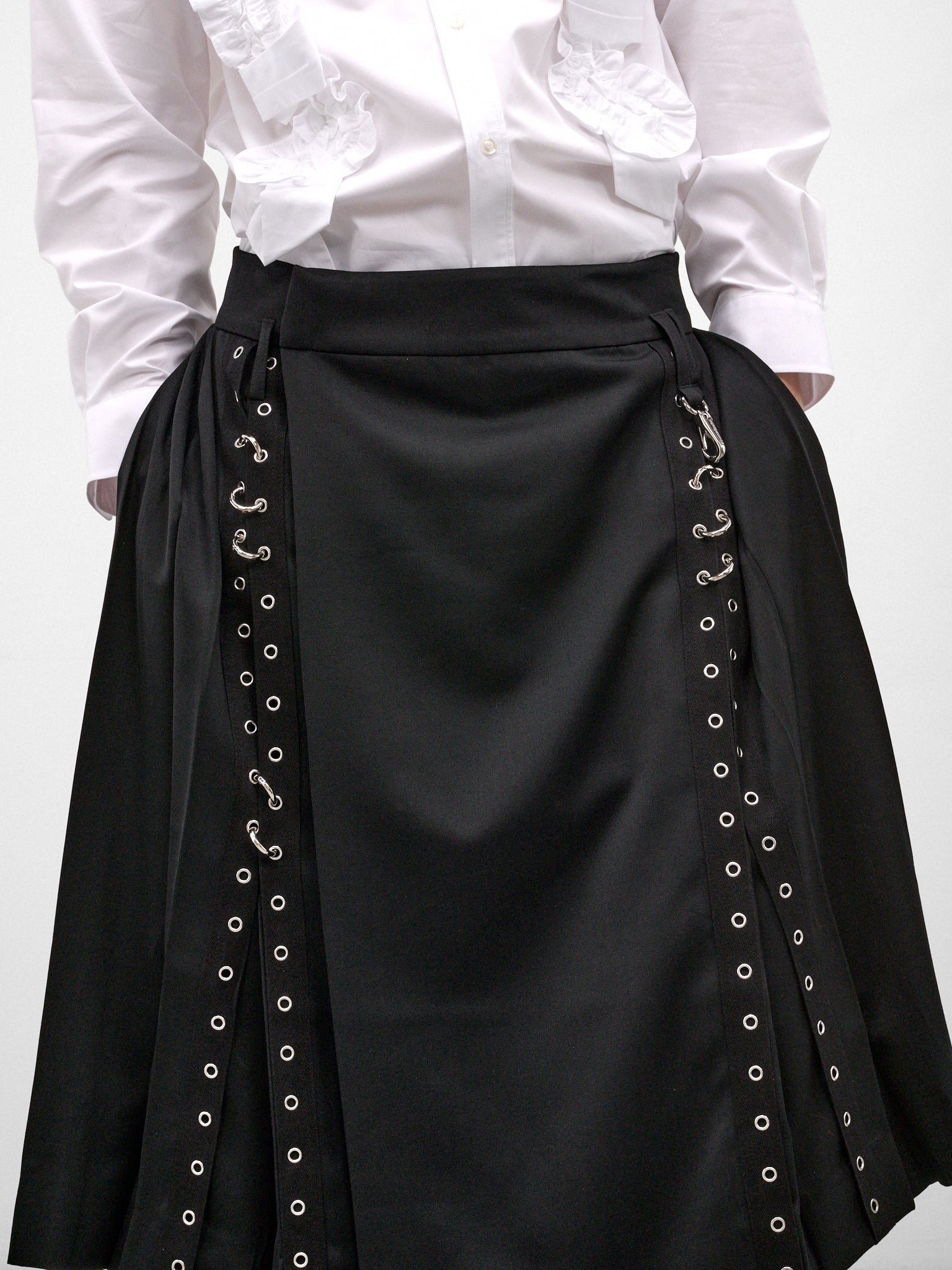 Black Tailored Grommet Ring Kilt (3206E-1217-BLACK)
