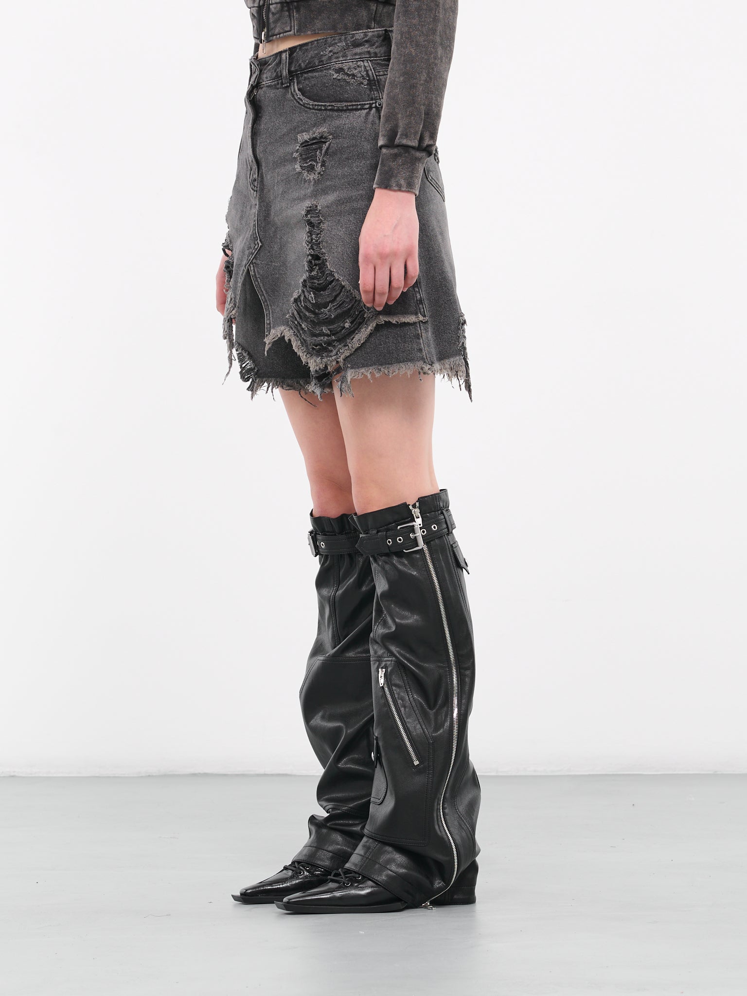 Distressed Shorts Skirt (3825W505-BLACK)