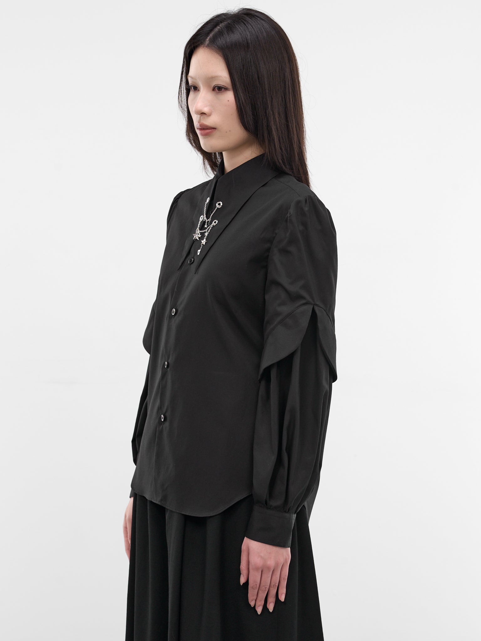 Black Star Charm Chain Shirt (3Q-B003-S26-BLACK)