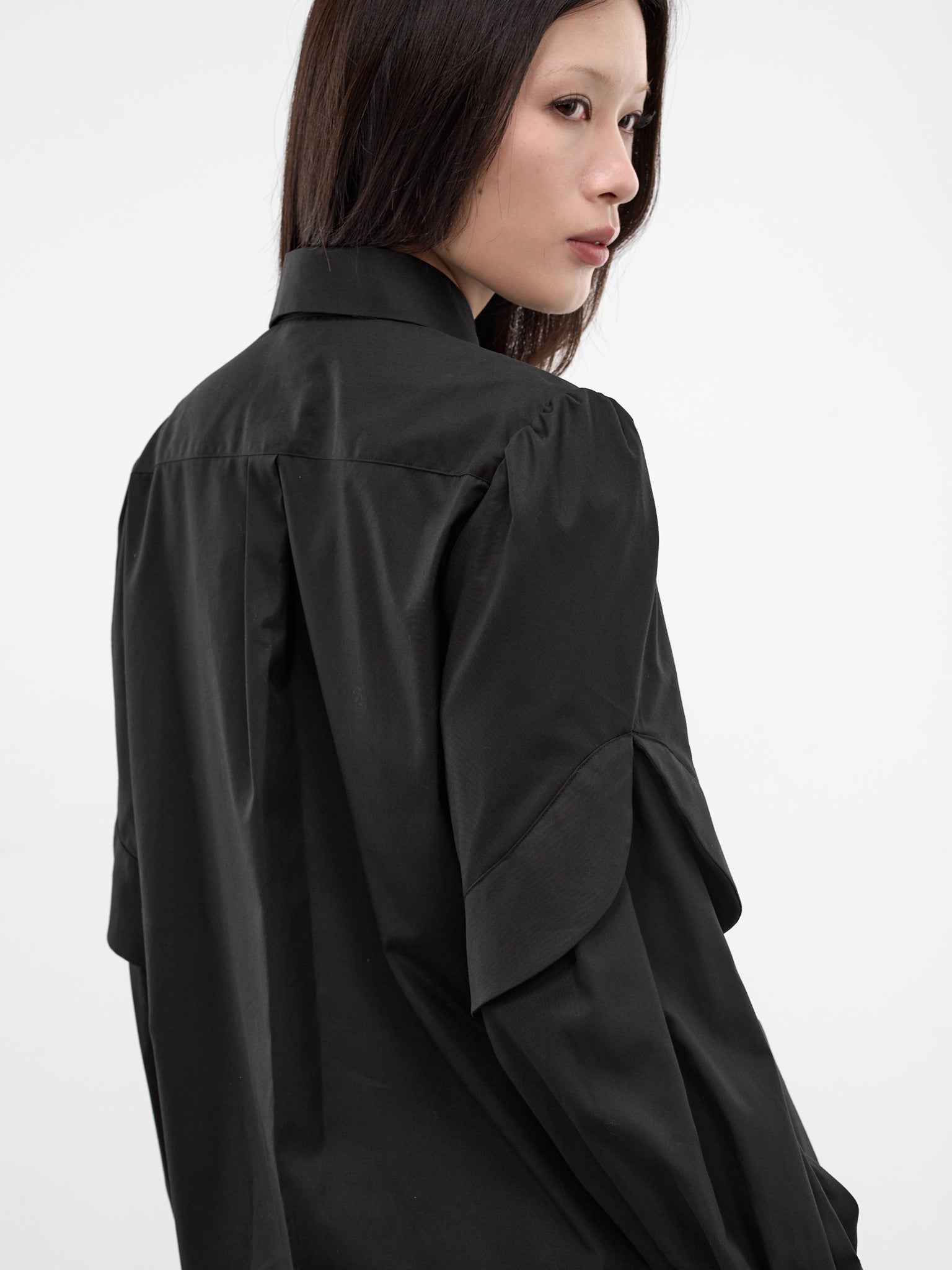 Black Star Charm Chain Shirt (3Q-B003-S26-BLACK)