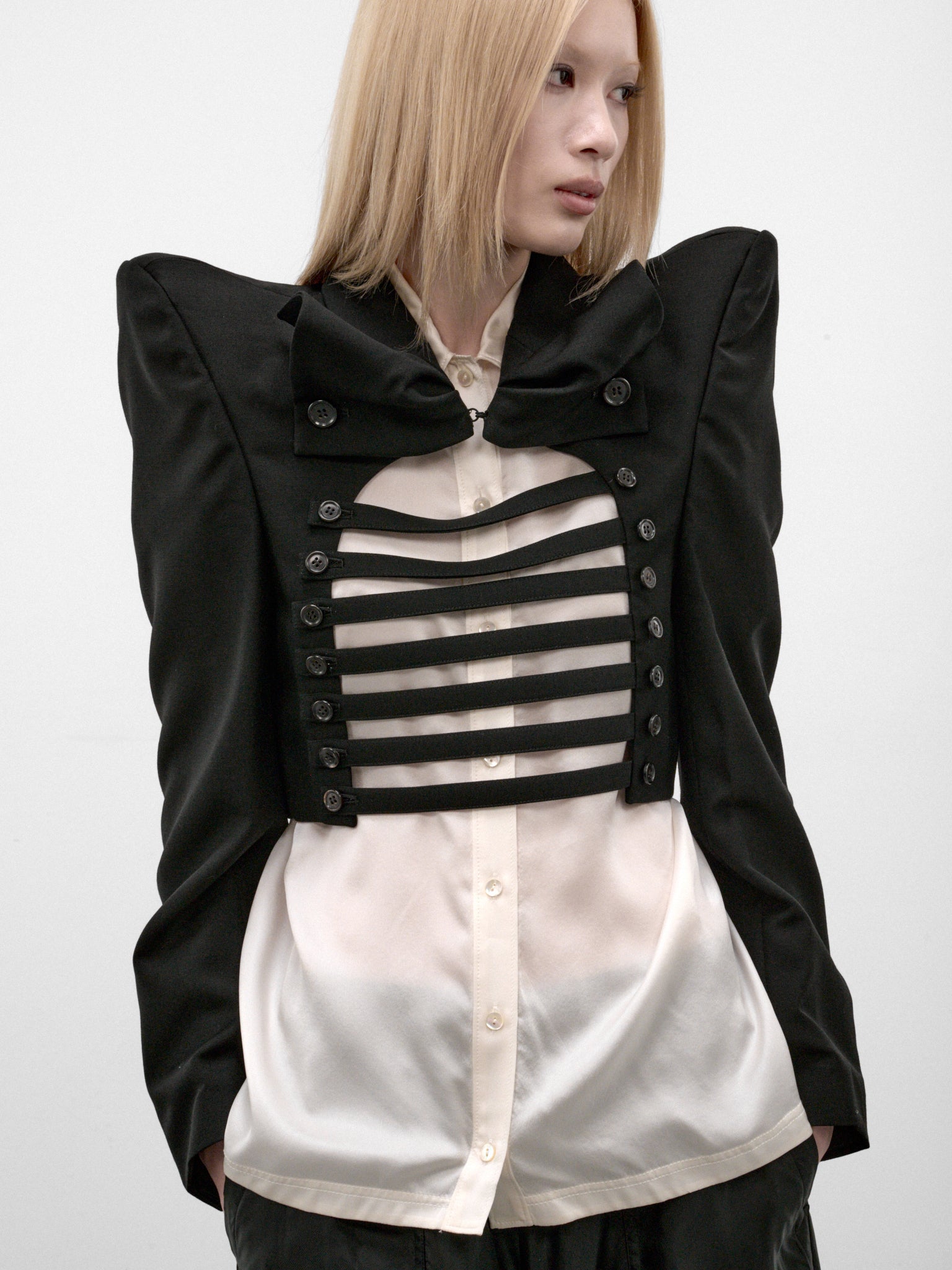 Black Cropped Pointed Shoulders Jacket (3R-J005-W26-BLACK)