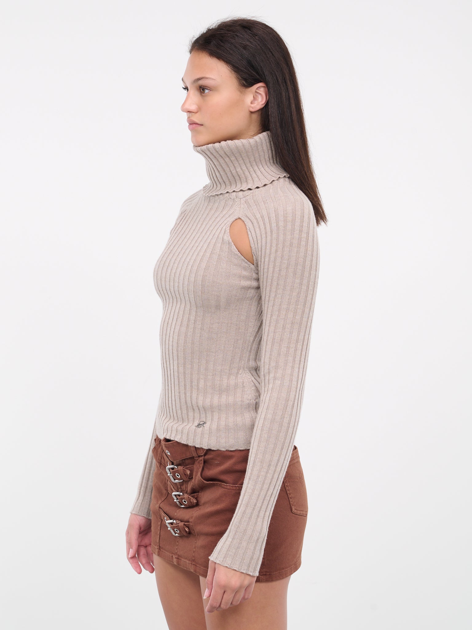 Cut-Out Turtleneck Sweater (4M033A-N0825-STUCCO)