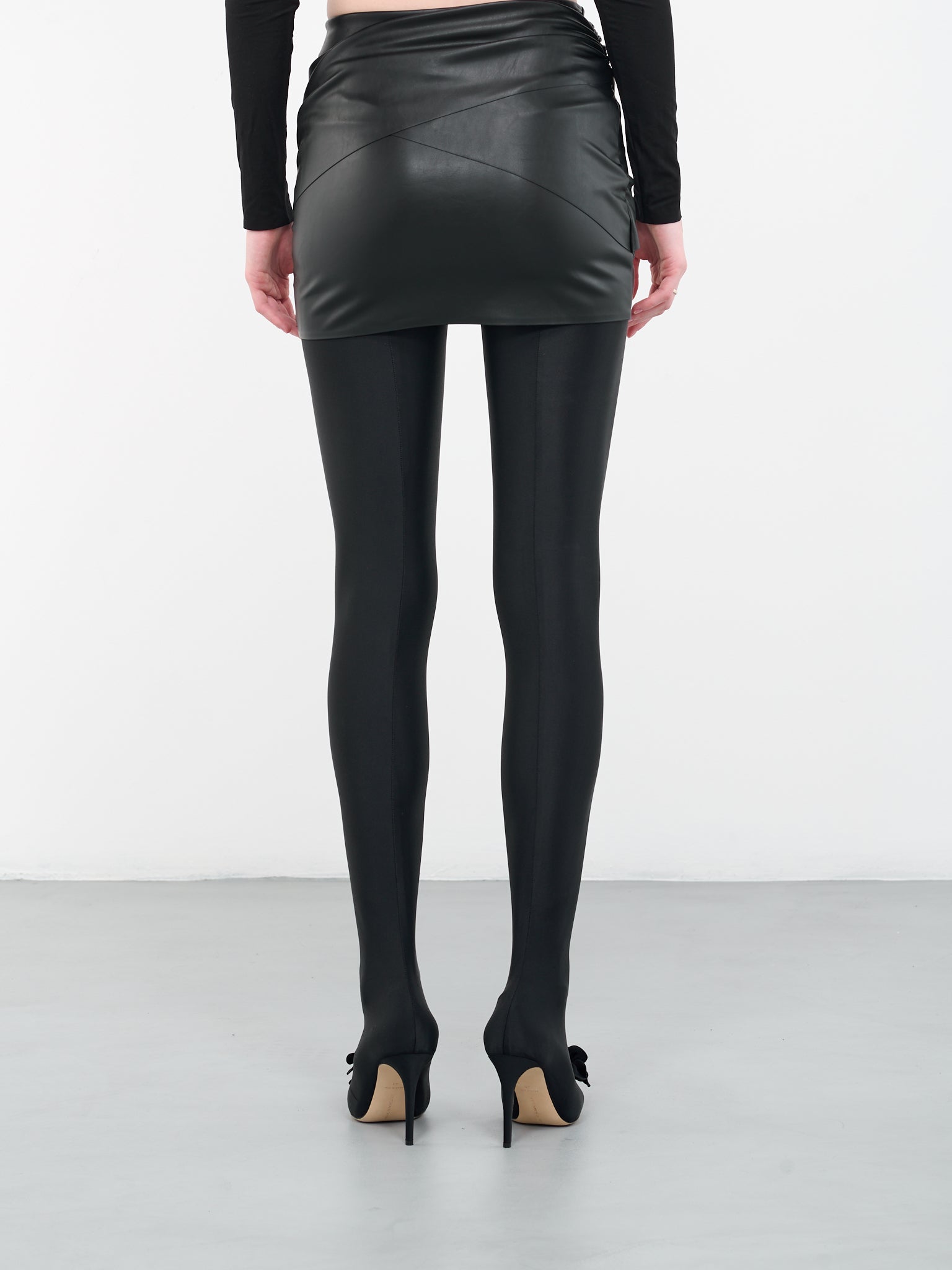WOLFORD x N°21 Leather Mini Skirt | H.Lorenzo - back