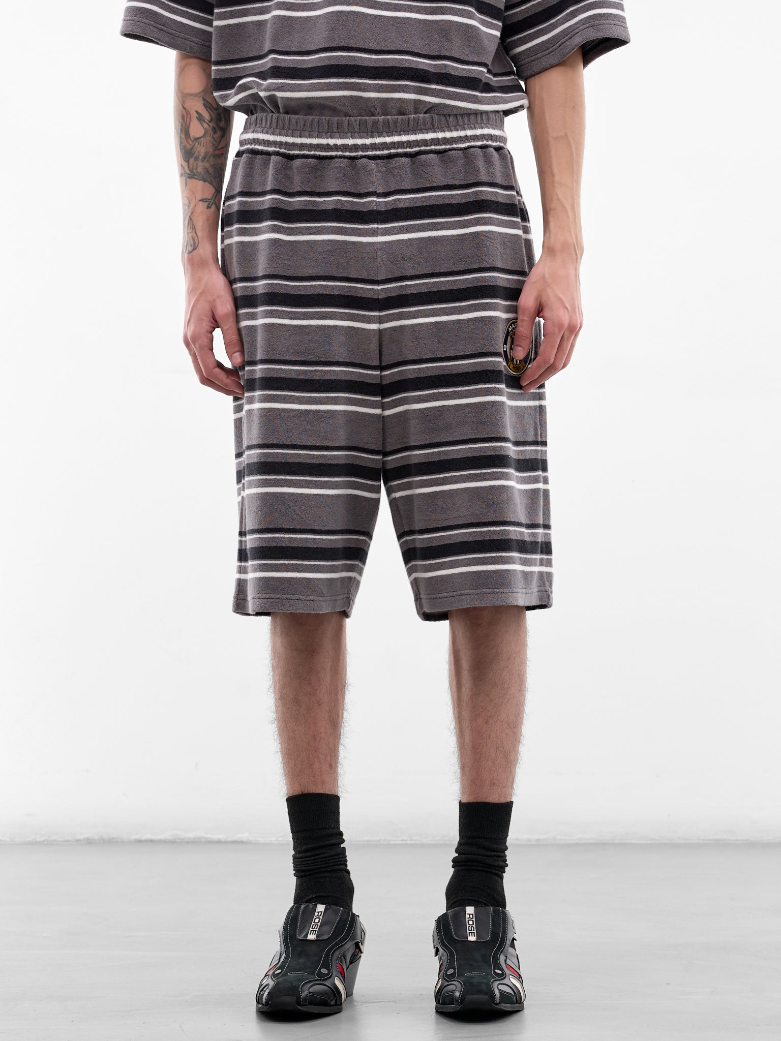 Gray Striped Sweat Shorts (631JE09059-GRAY)
