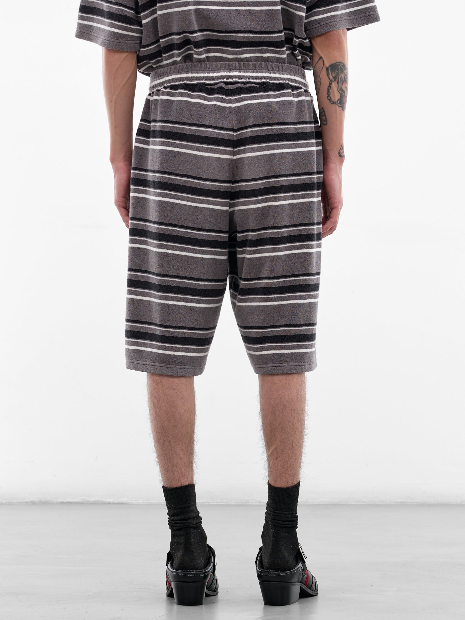 Gray Striped Sweat Shorts (631JE09059-GRAY)