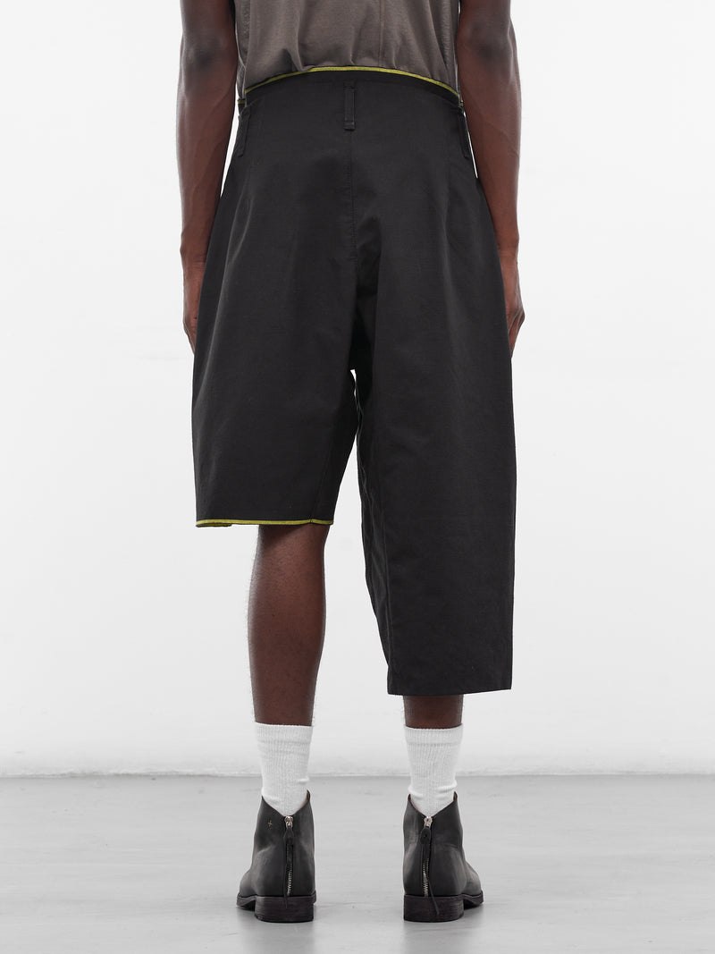 Asymmetric Contrast Trim Shorts (7OY-PANT-BLACK)