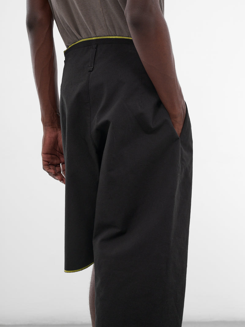 Asymmetric Contrast Trim Shorts (7OY-PANT-BLACK)