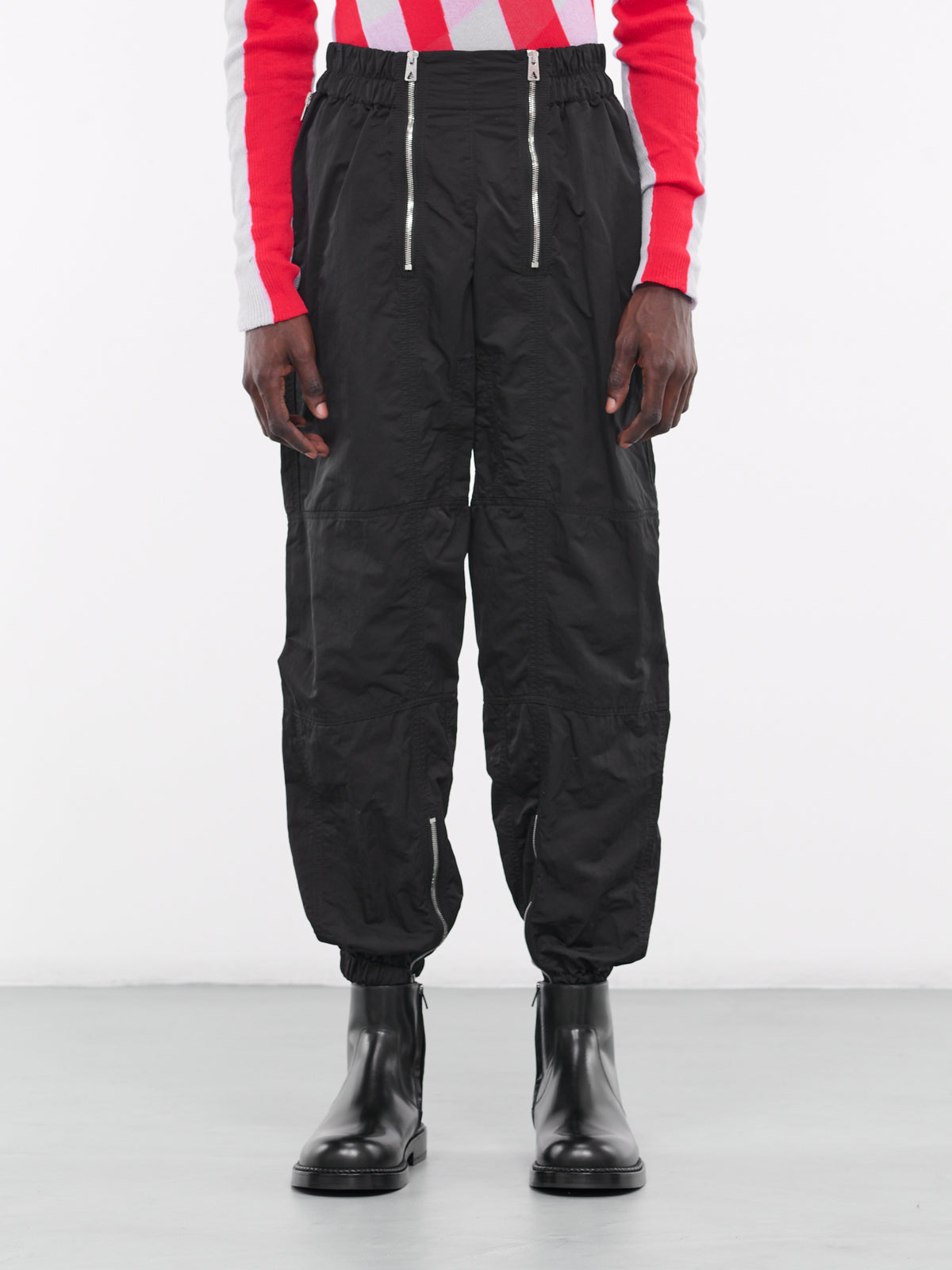 Zipped Nylon Pants (728069VF4K0-1000-BLACK)