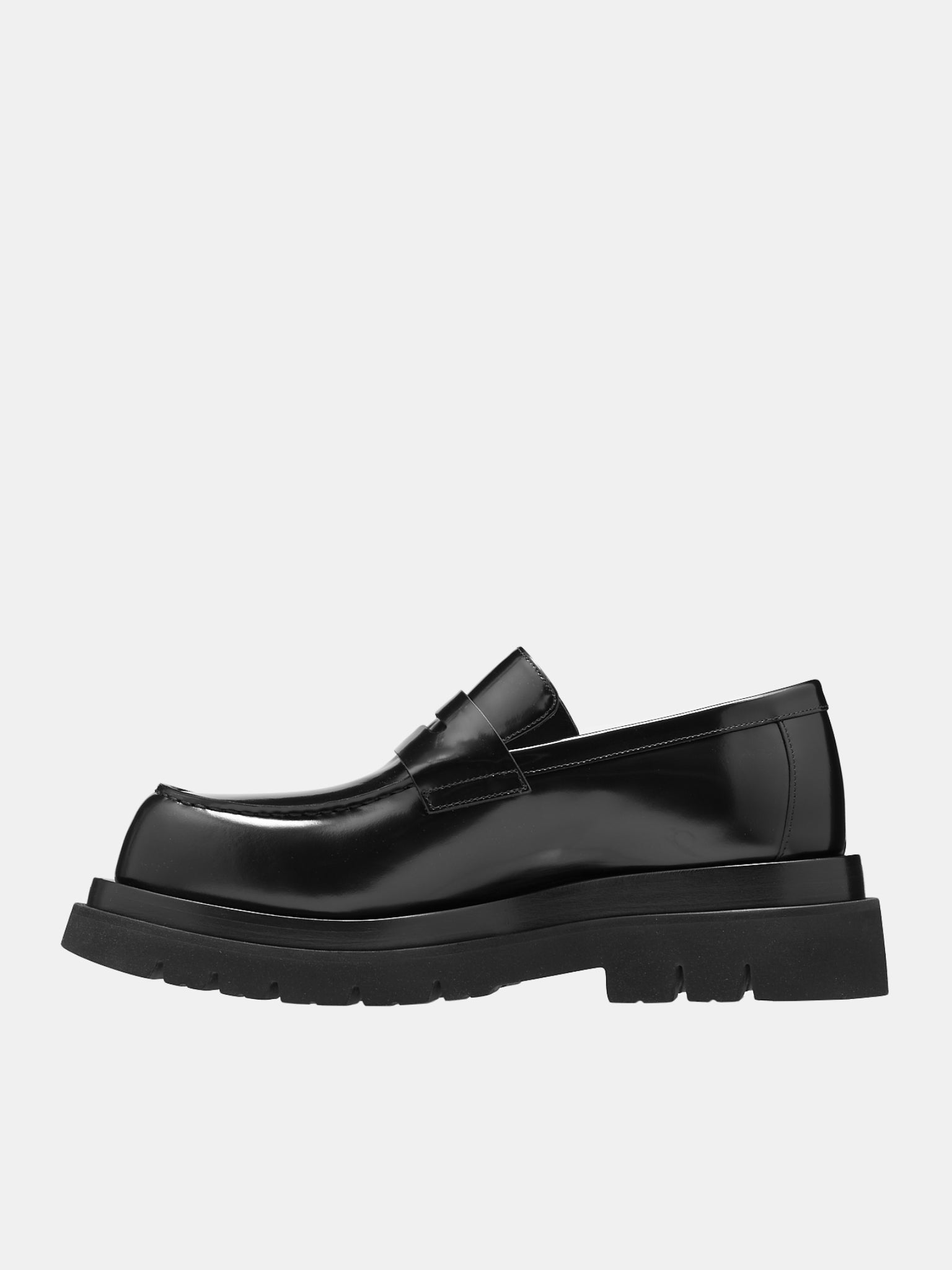 Lug Loafers (730222V28R0-1000-BLACK)