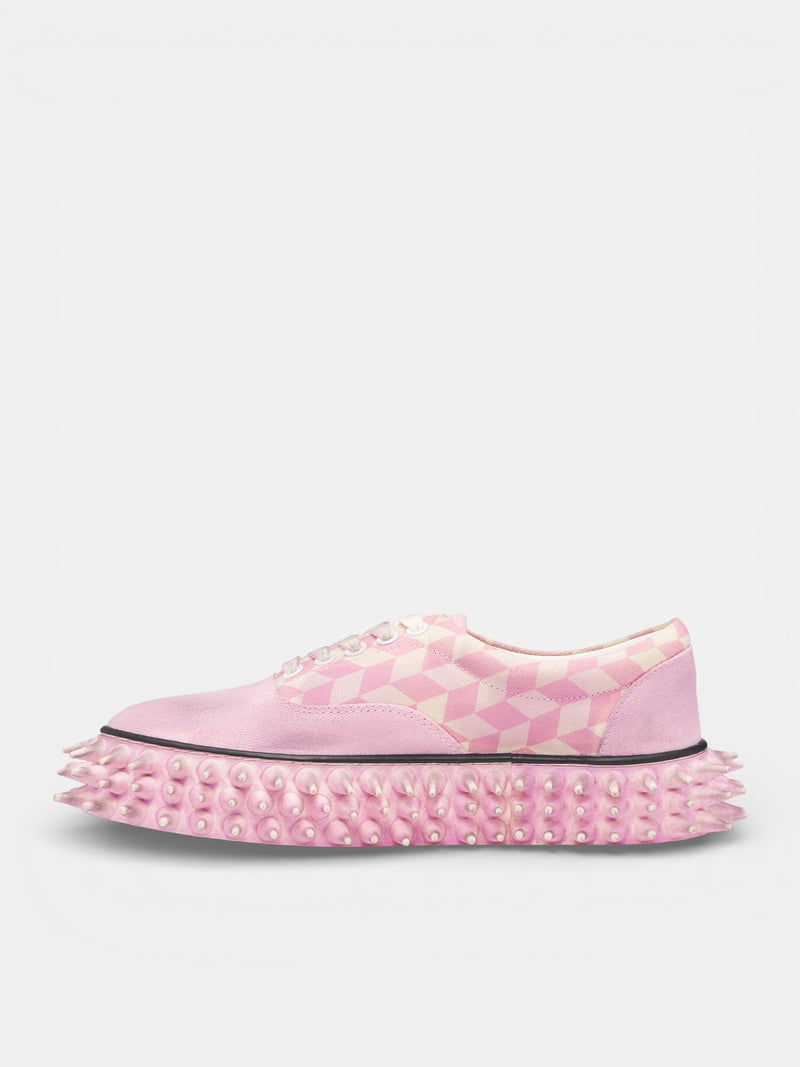 Pink Checkerboard Spiked Skate Sneakers (76FT68-PINK)