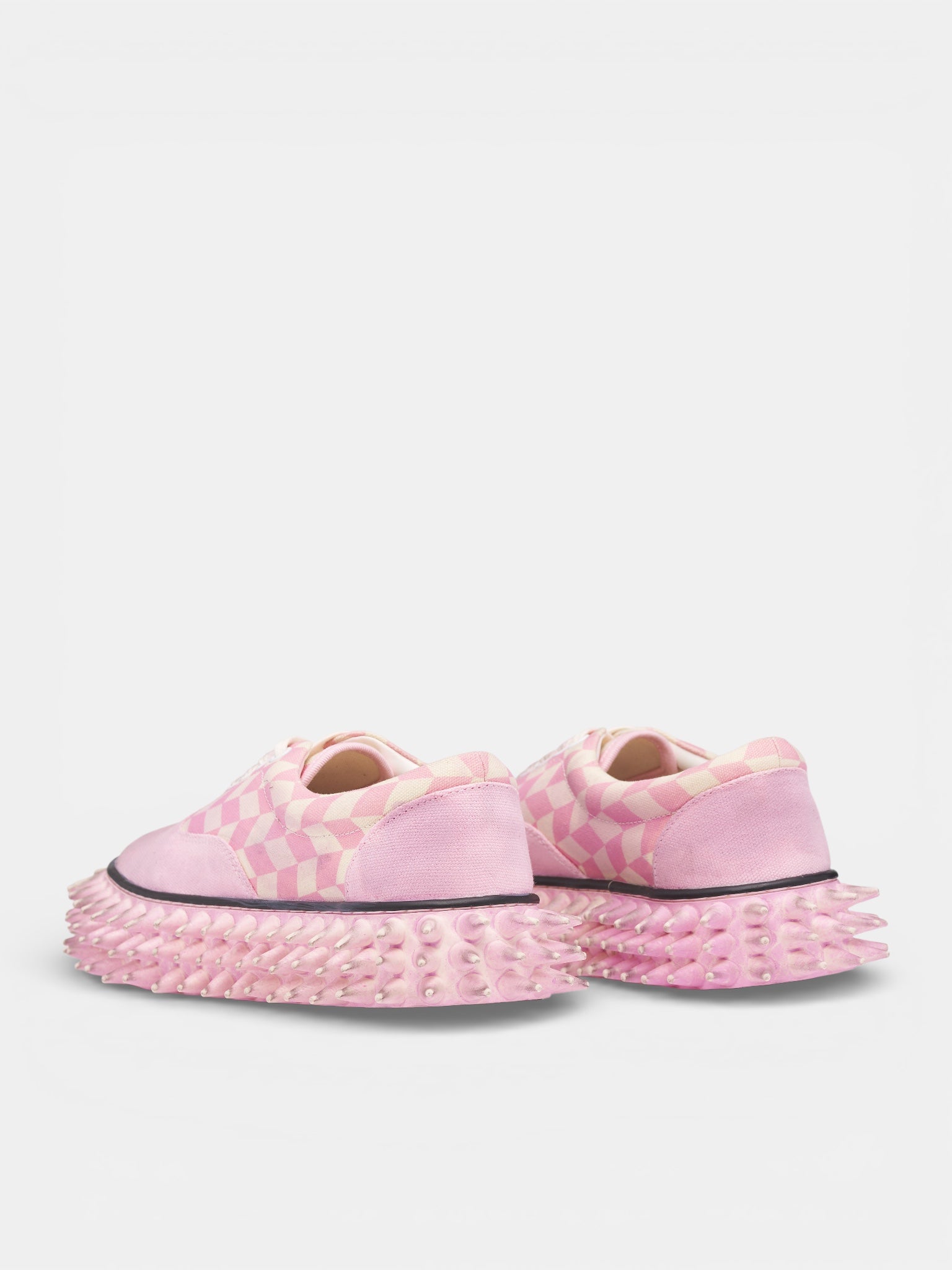 Pink Checkerboard Spiked Skate Sneakers (76FT68-PINK)