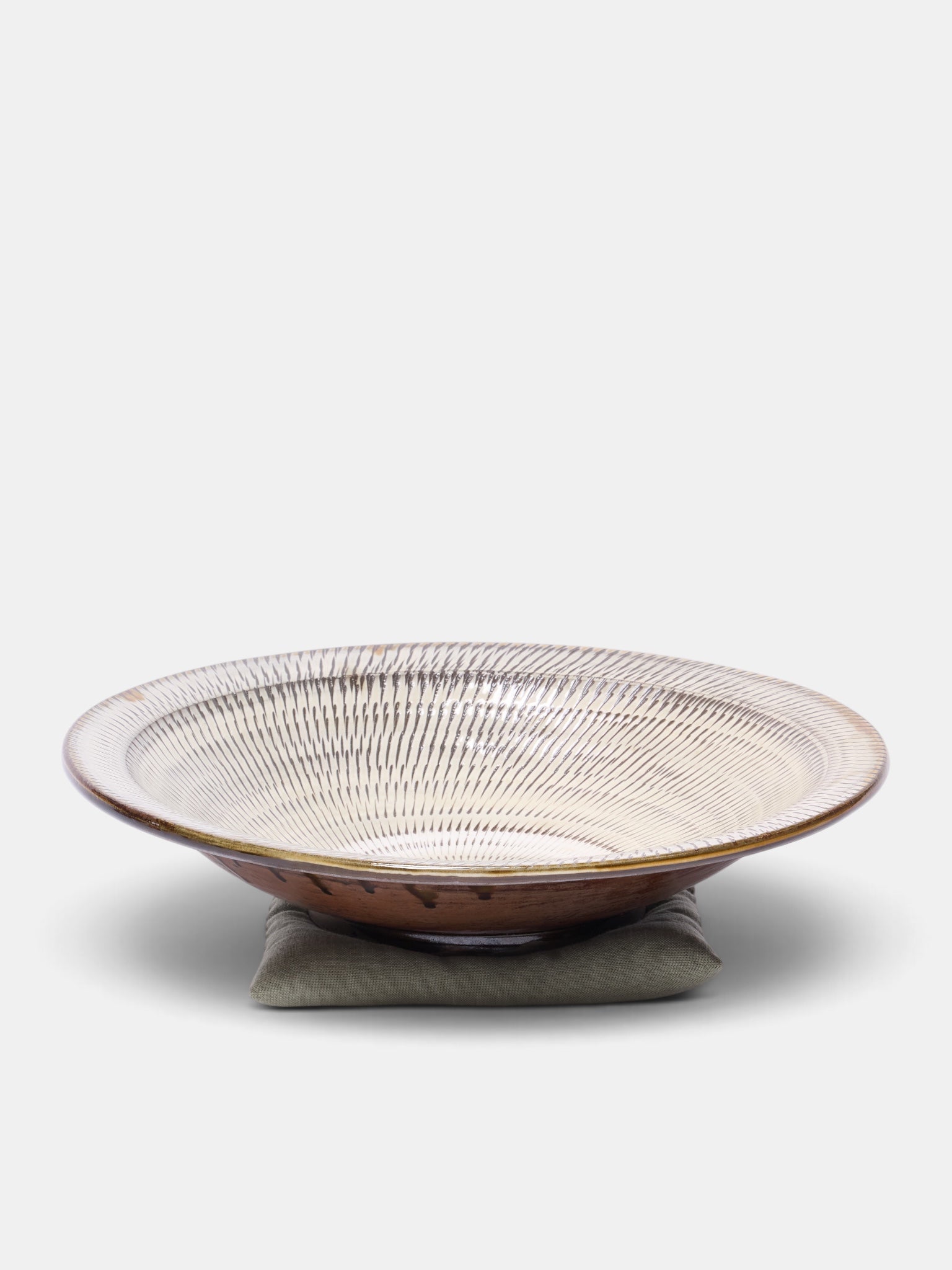 Vintage Radial Pattern Ceramic Plate (PLATE#1)