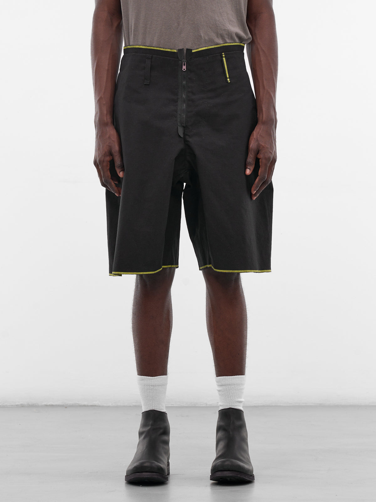 Contrast Trim Shorts (7OY-SHORTS-BLACK)