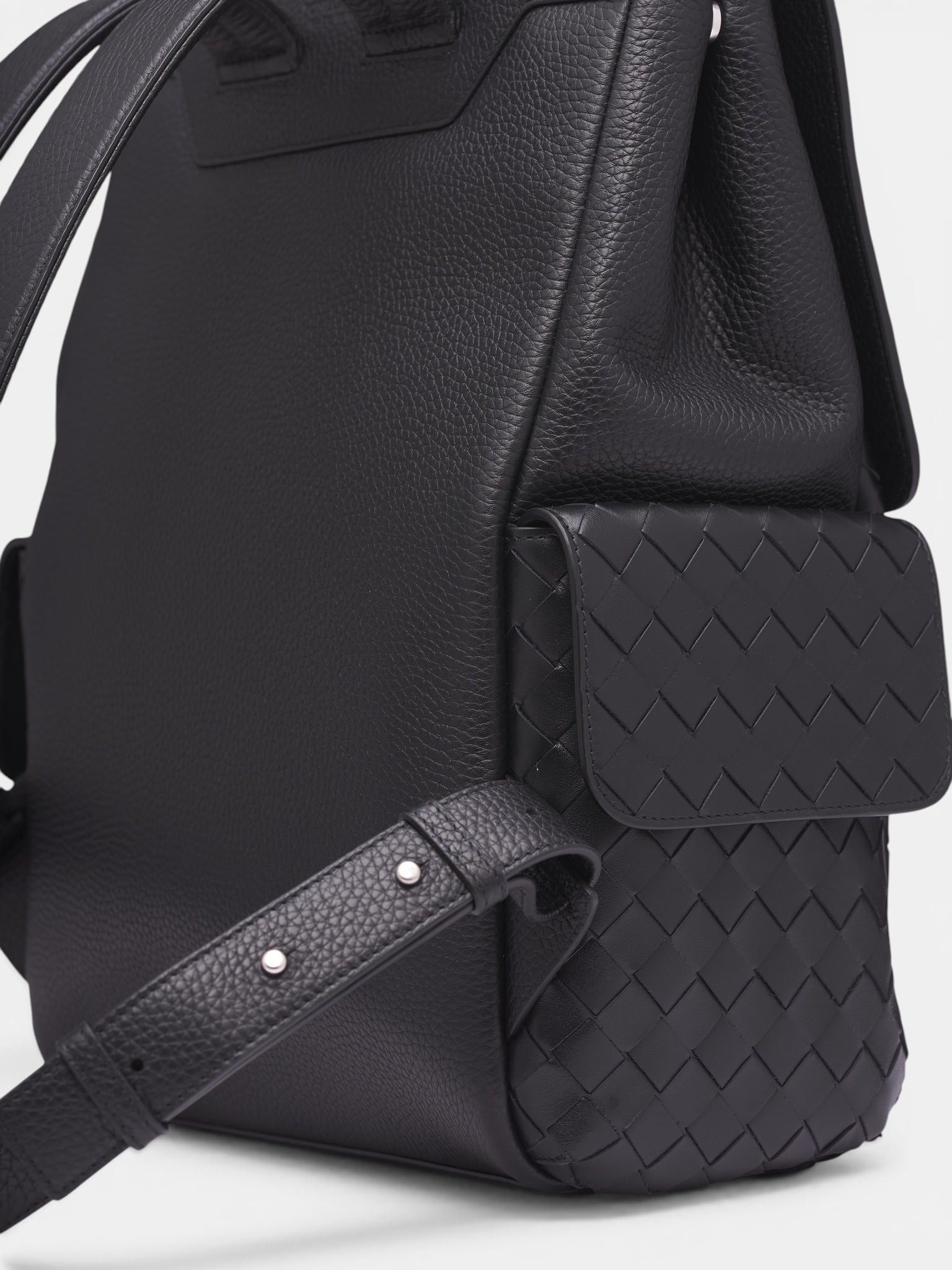 Black Intrecciato Leather Backpack (805971V4FW2-8803-BLACK-SILVER)