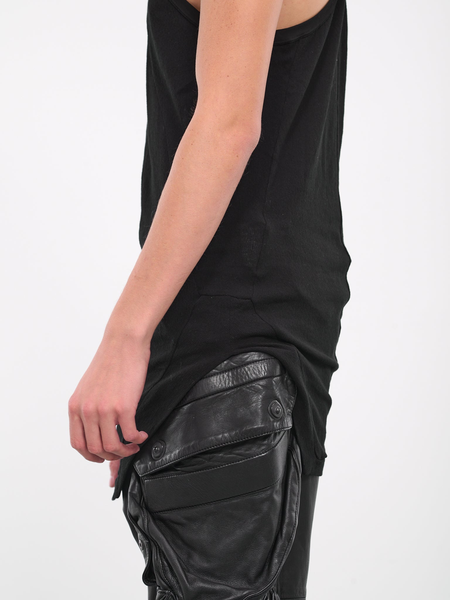 Seam Chiffon Tank (837CUM9-BLACK)