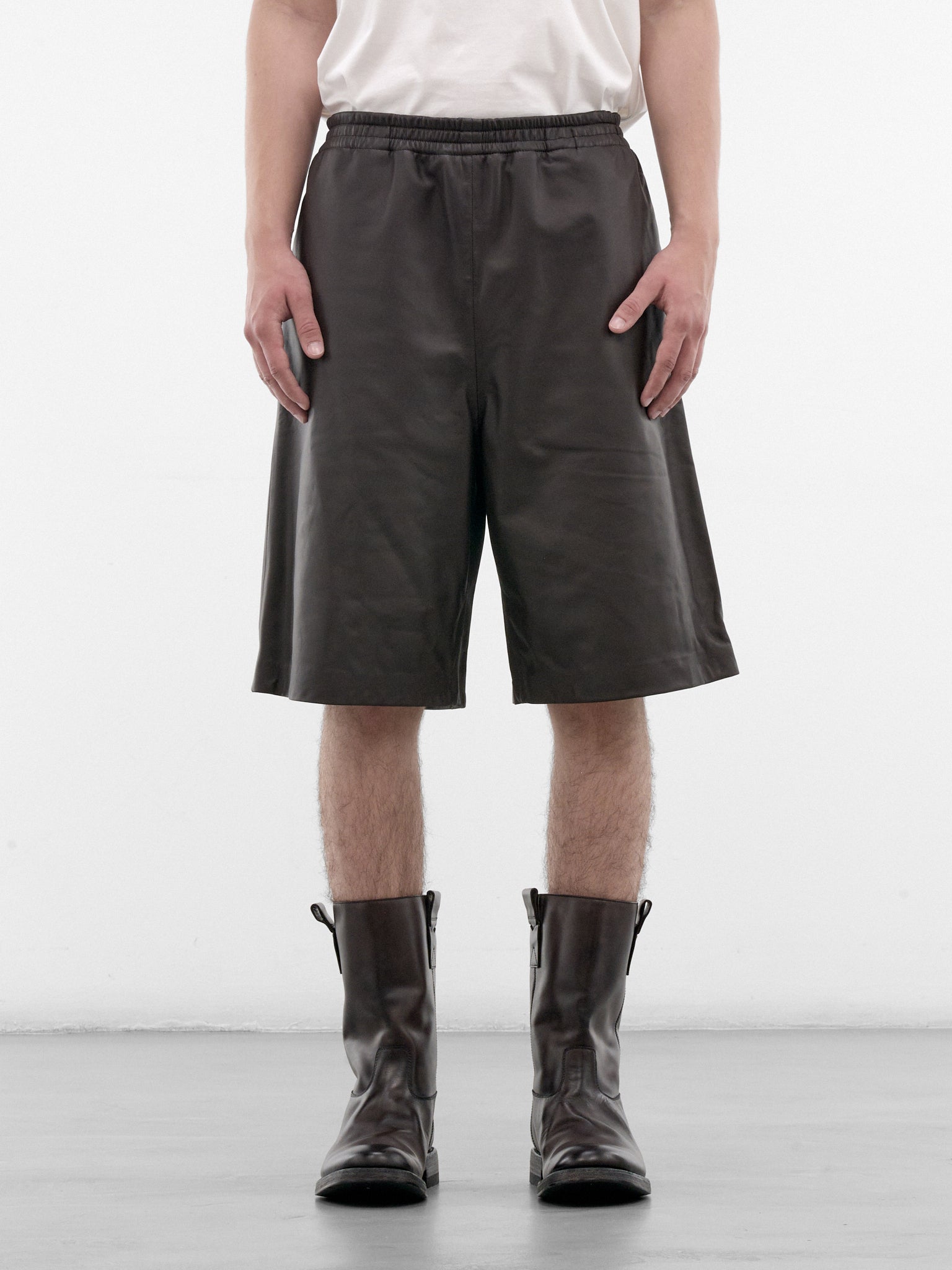 Brown Leather Wide Shorts (863012V68-F0014-2135-CARRUB)
