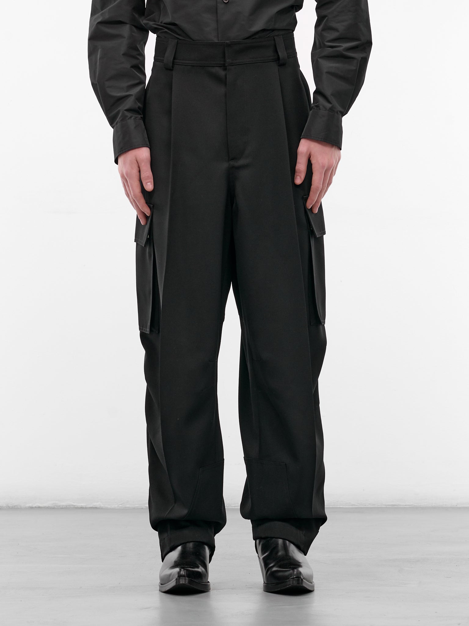BOTTEGA VENETA Black Cargo Pants | H.Lorenzo - front