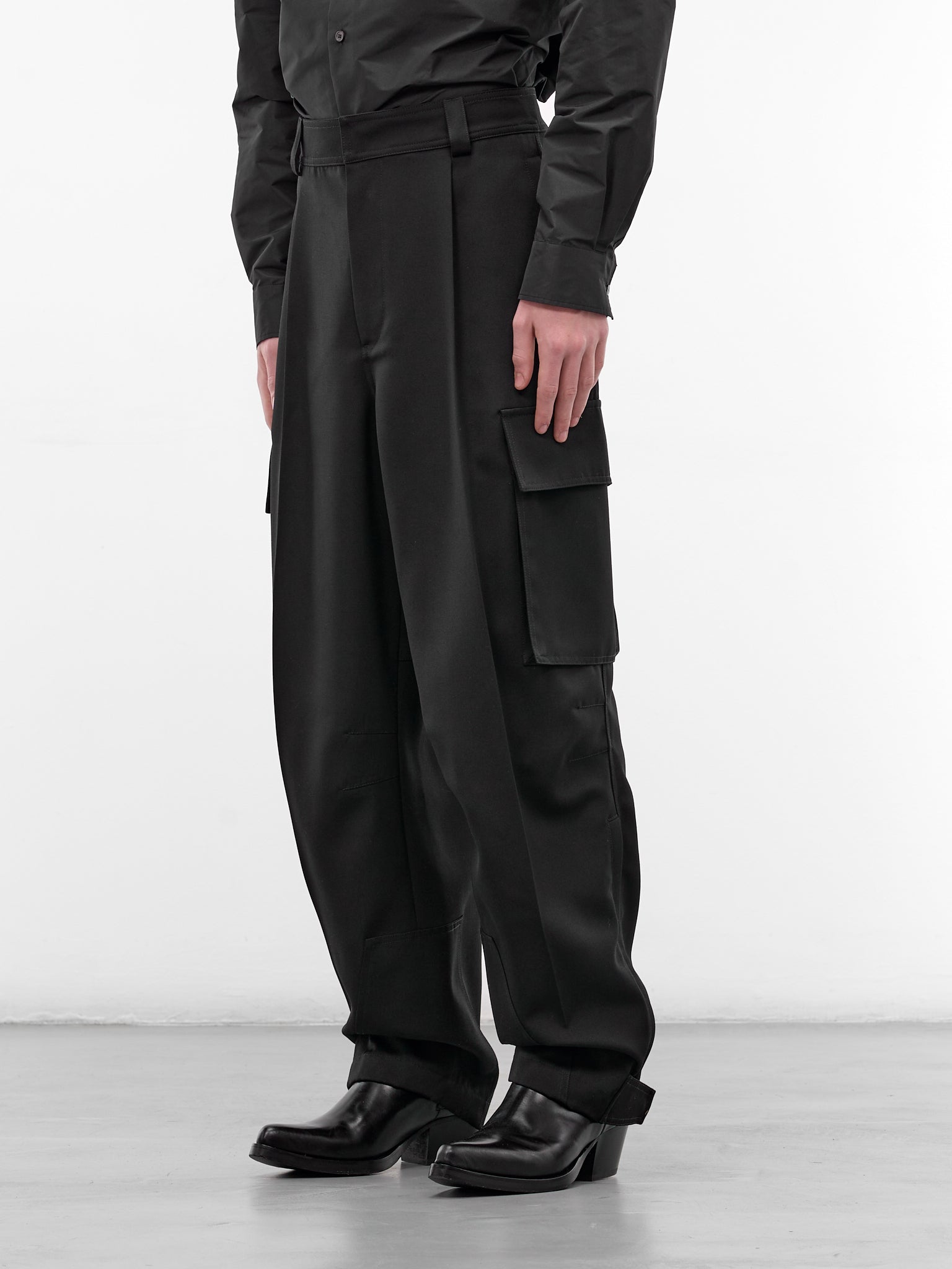 BOTTEGA VENETA Black Cargo Pants | H.Lorenzo - side